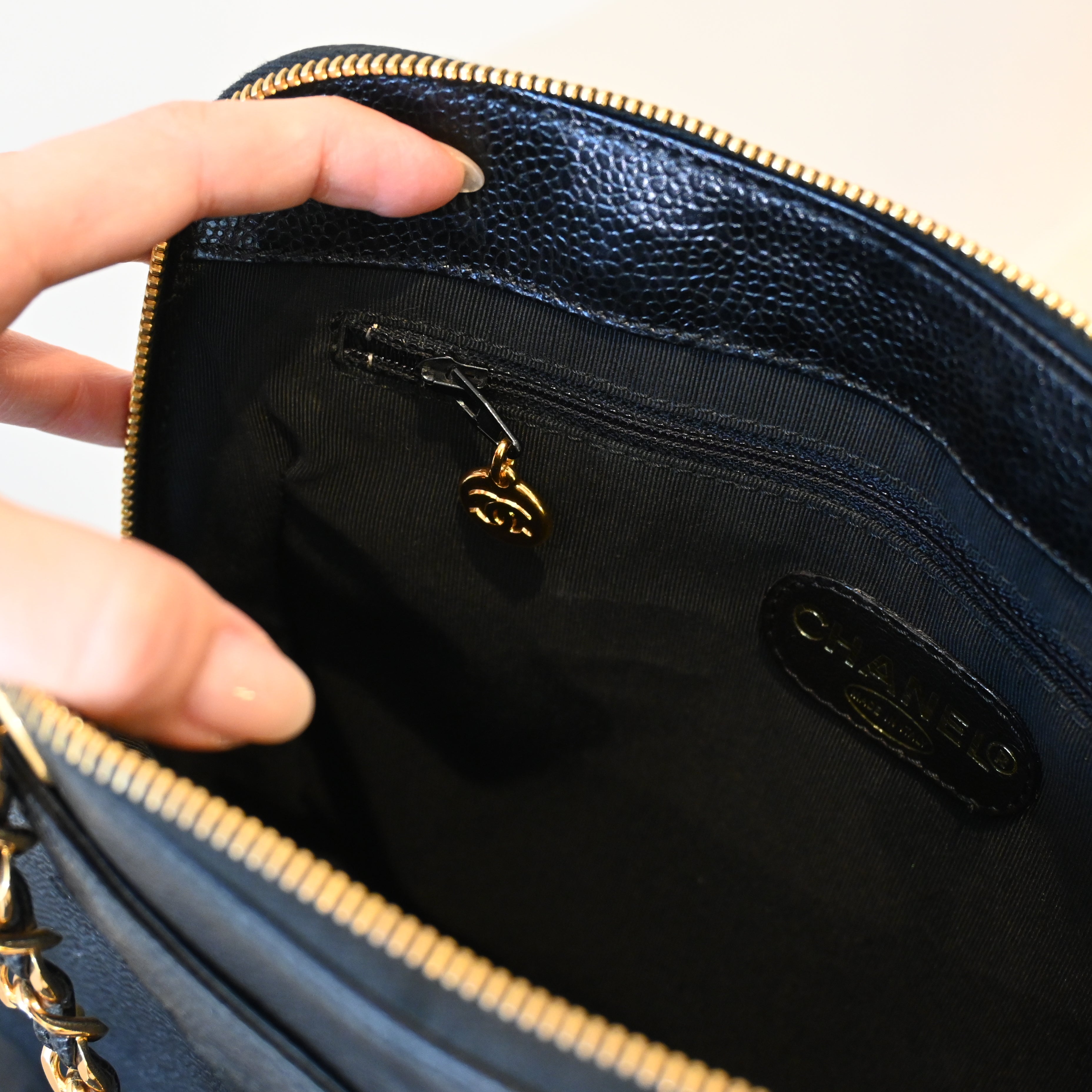 Chanel Logo Caviar Skin Mini Chain Tote - Leluxe Vintage Sdn. Bhd.