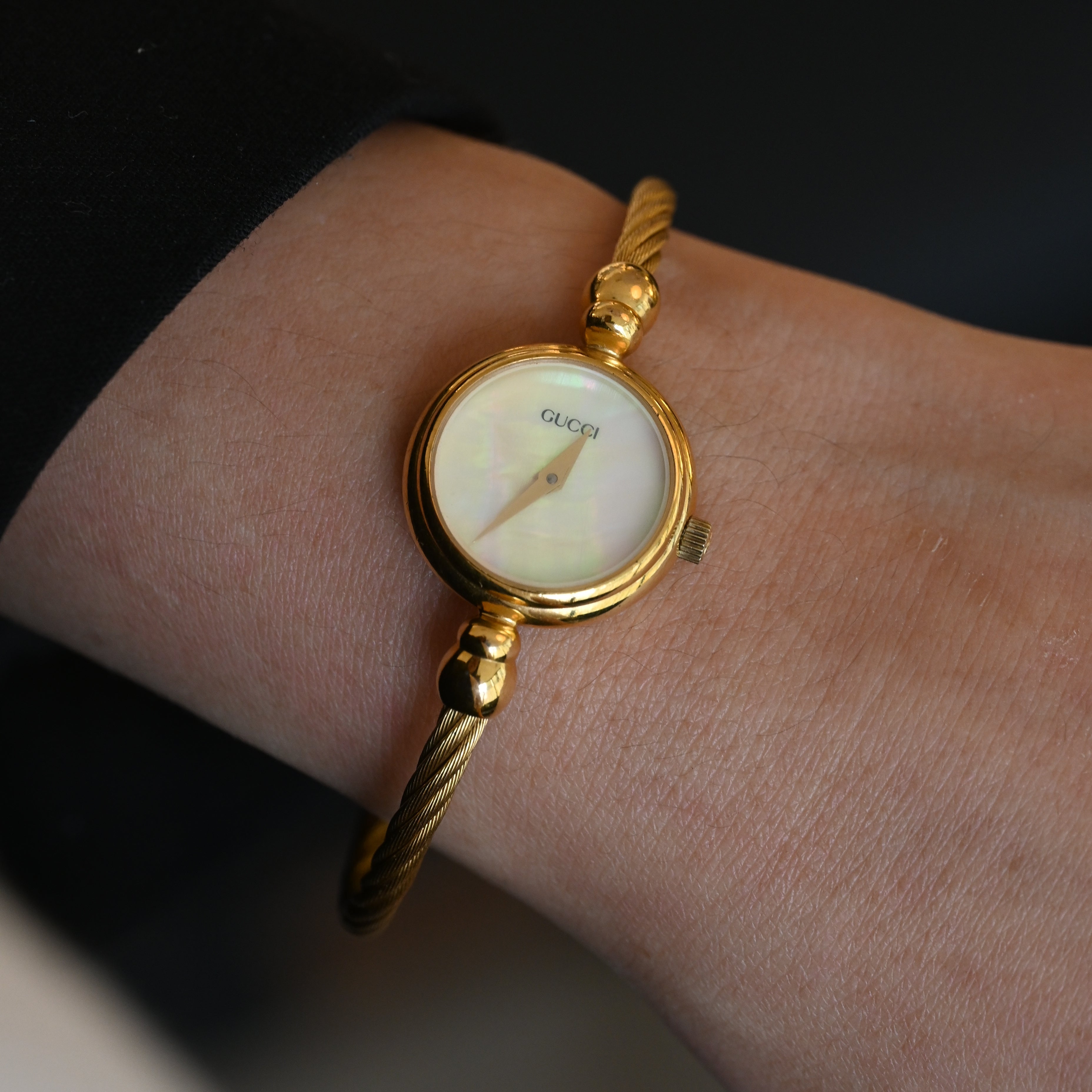 Gucci Bangle Watch 2700.2.L - Leluxe Vintage Sdn. Bhd.
