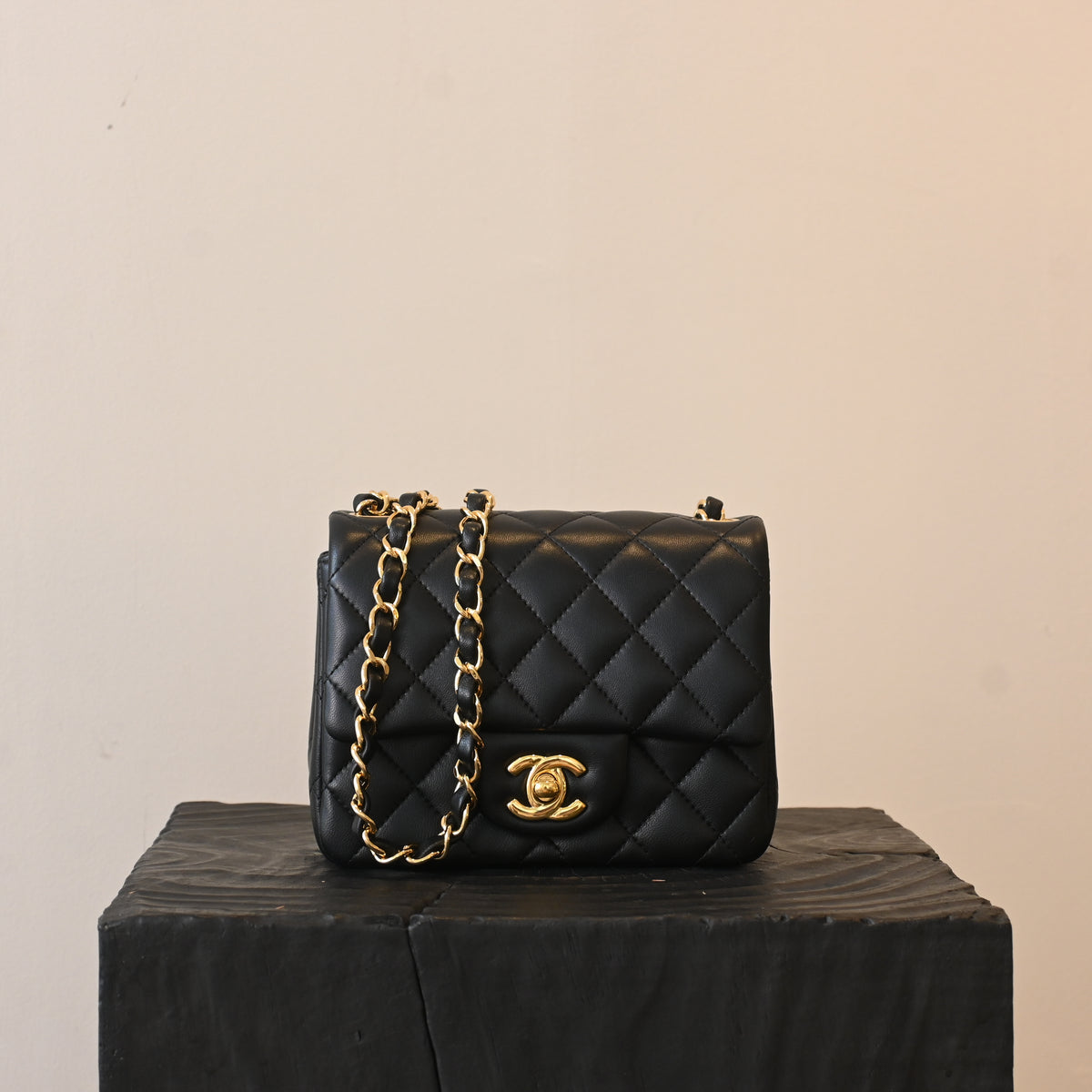 Chanel Minimatrasse 17 Lambskin Single Flap