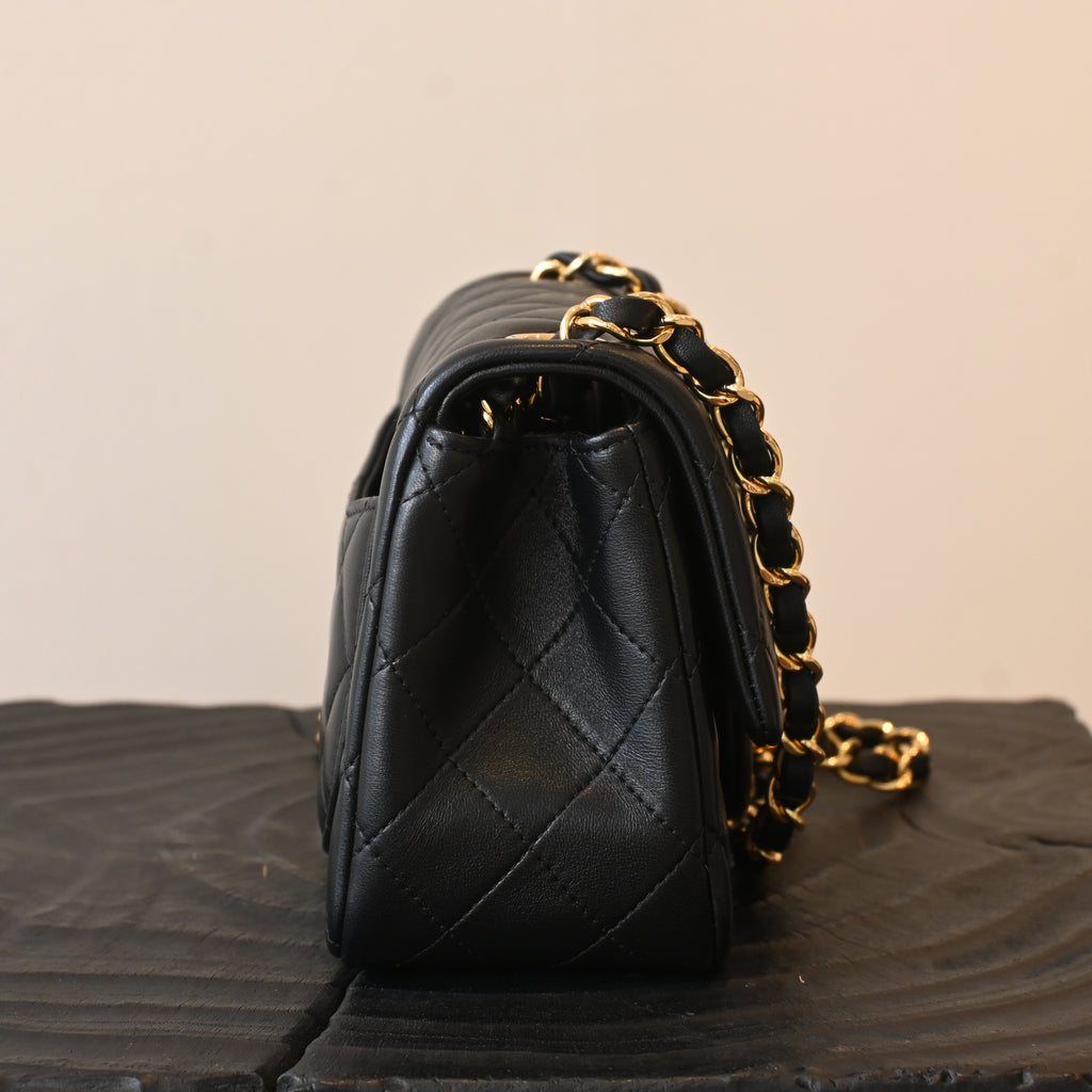 Chanel Minimatrasse 17 Lambskin Single Flap