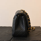 Chanel Minimatrasse 17 Lambskin Single Flap
