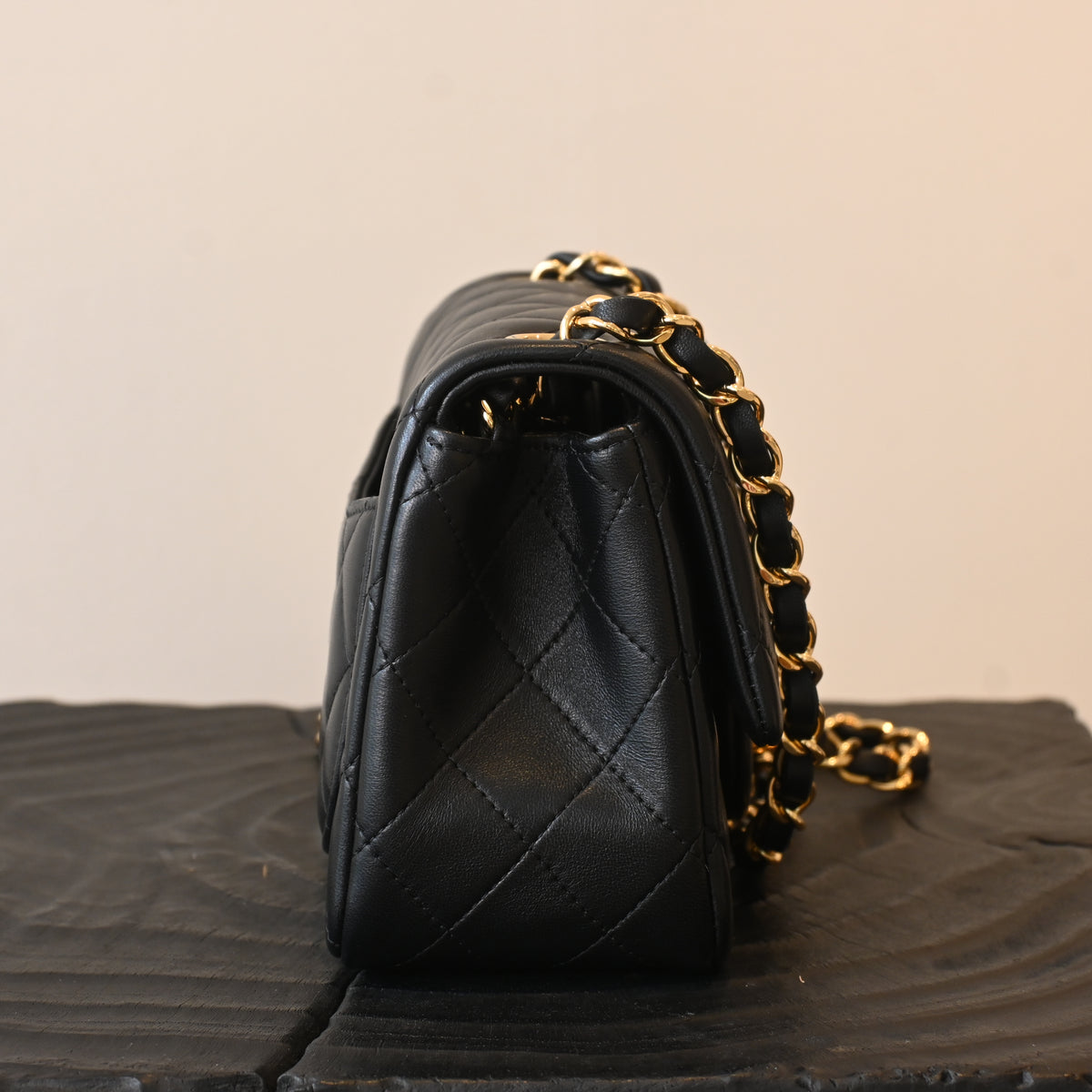 Chanel Minimatrasse 17 Lambskin Single Flap