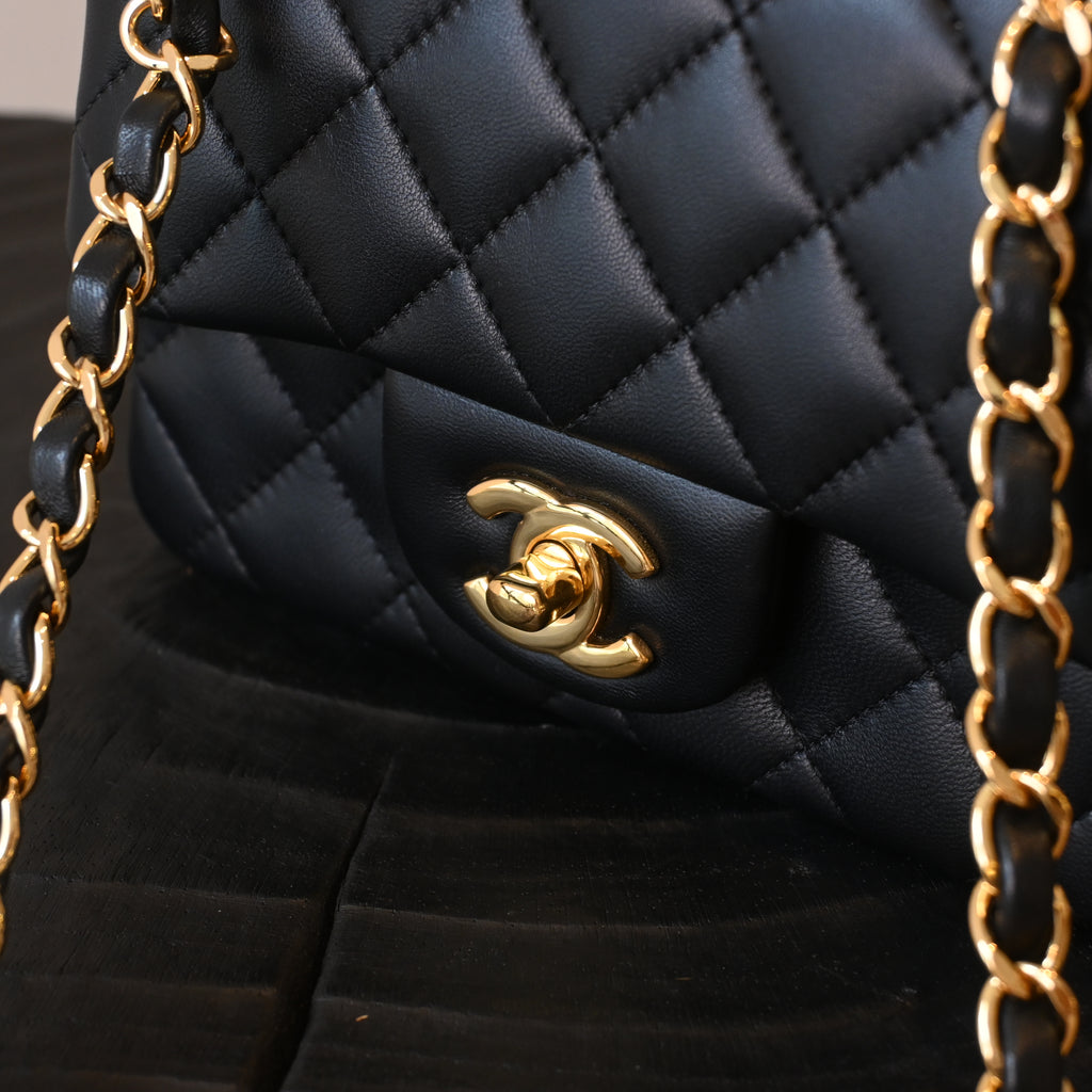 Chanel Minimatrasse 17 Lambskin Single Flap