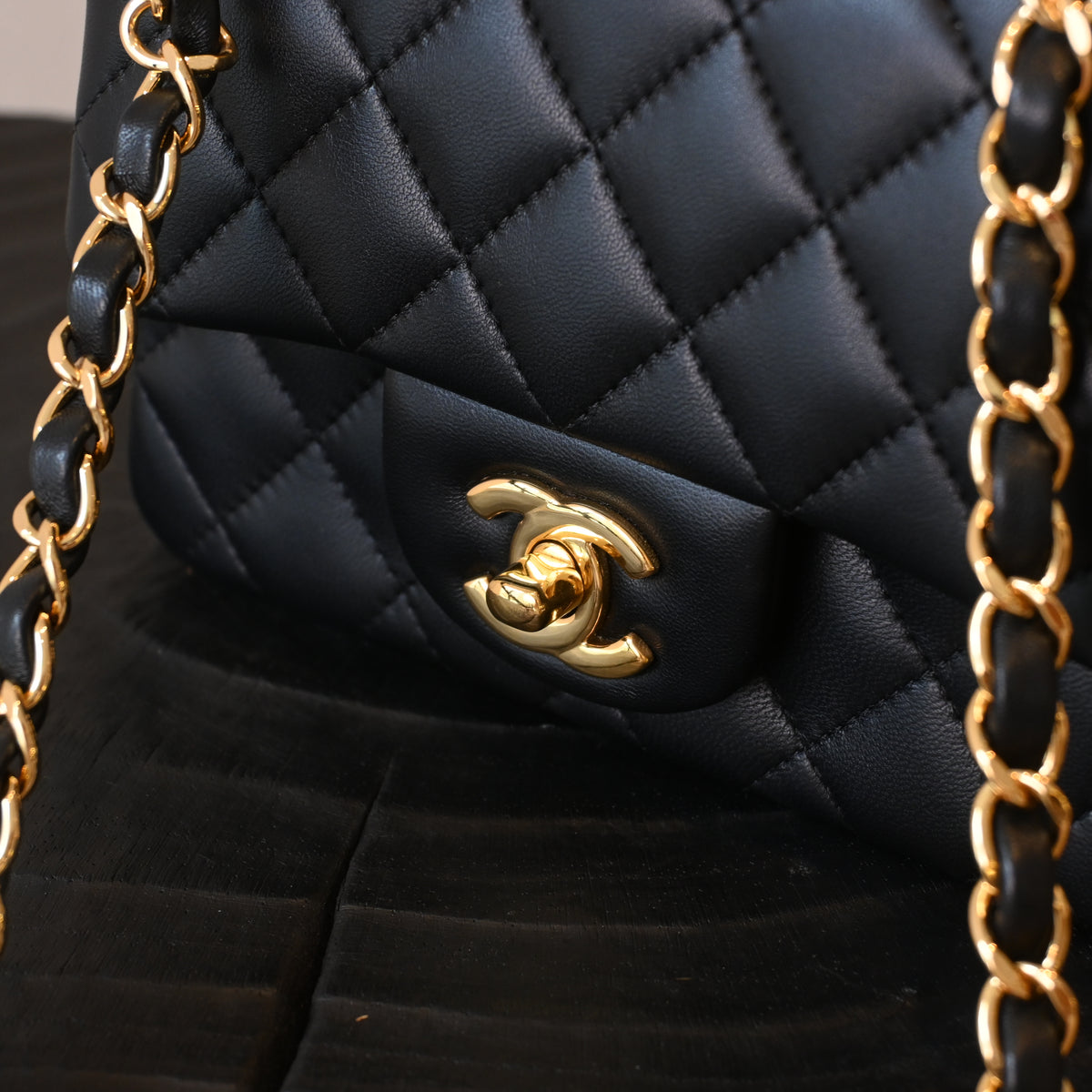 Chanel Minimatrasse 17 Lambskin Single Flap