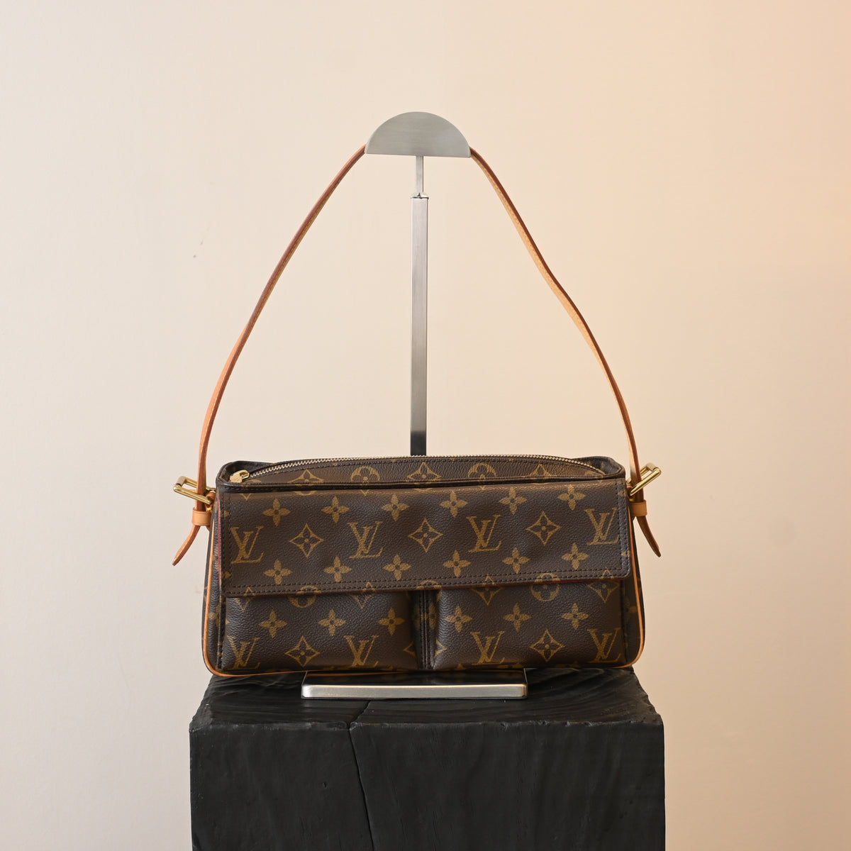 Louis Vuitton Viva Cite MM Monogram