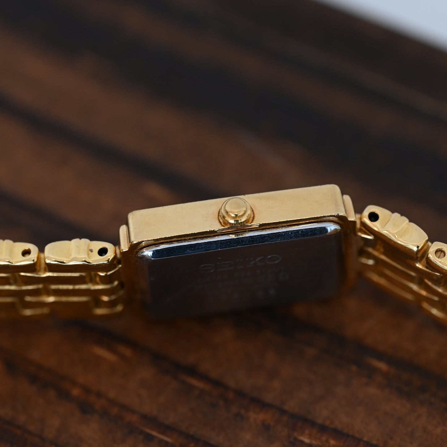 Seiko 1F21-5F40 Watch