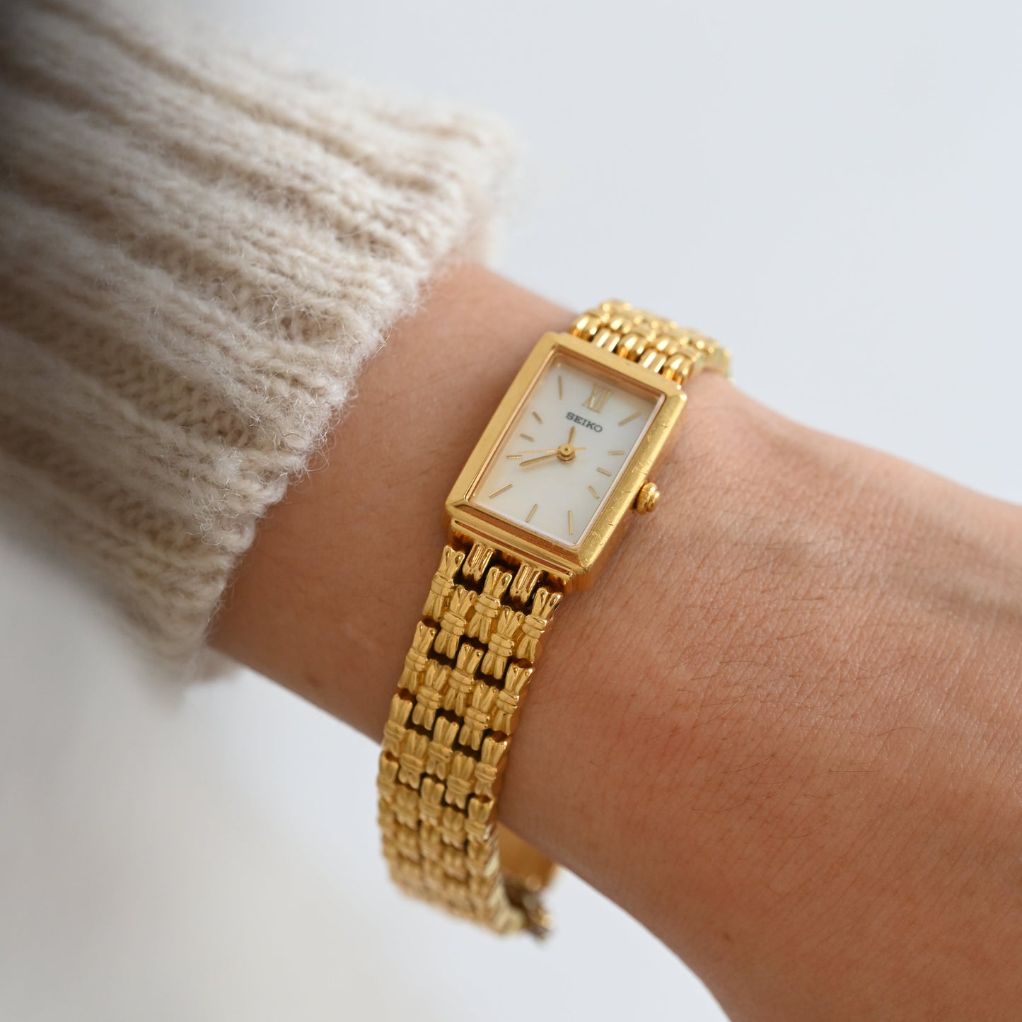 Seiko 1F21-5F40 Watch