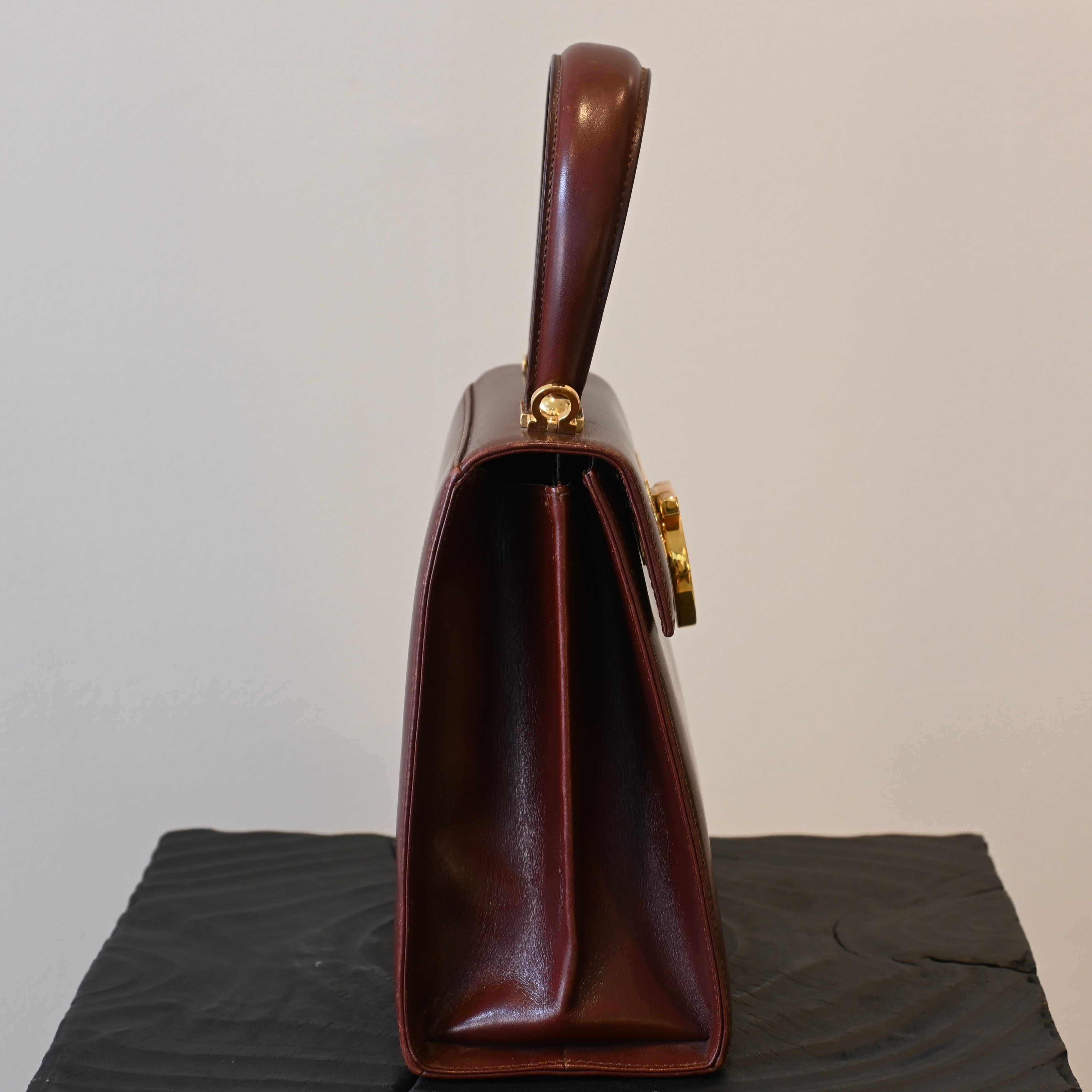 Salvatore Ferragamo Gancini Small Kelly Bordeaux - Leluxe Vintage Sdn. Bhd.