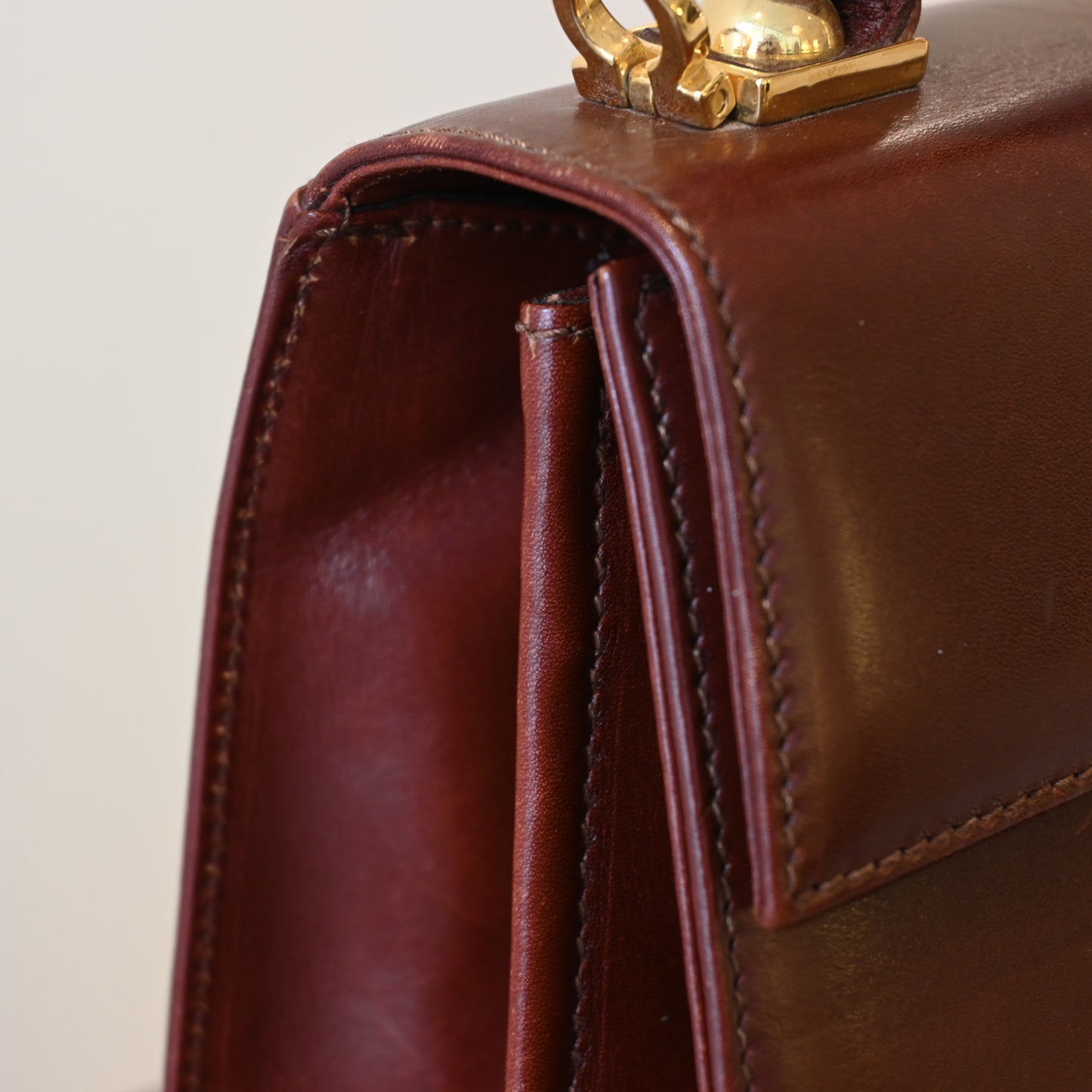 Salvatore Ferragamo Gancini Small Kelly Bordeaux