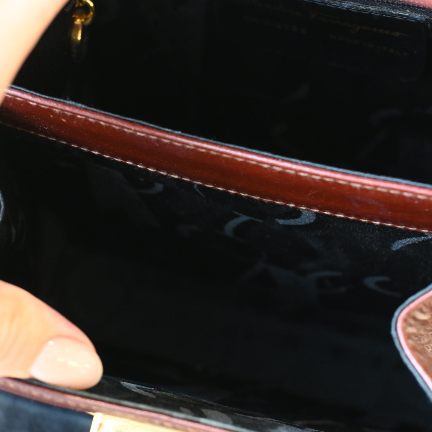 Salvatore Ferragamo Gancini Small Kelly Bordeaux