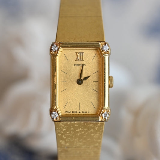 Seiko Quartz 2E20-5520 Tank Watch - Leluxe Vintage Sdn. Bhd.