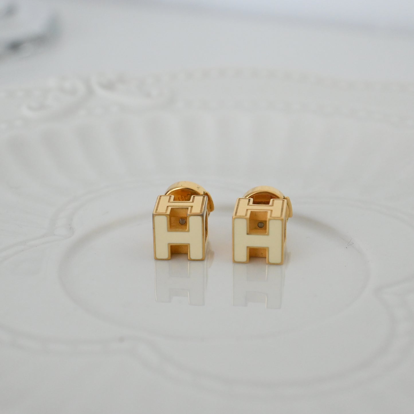 Hermes Cage d'H Golden Earrings White