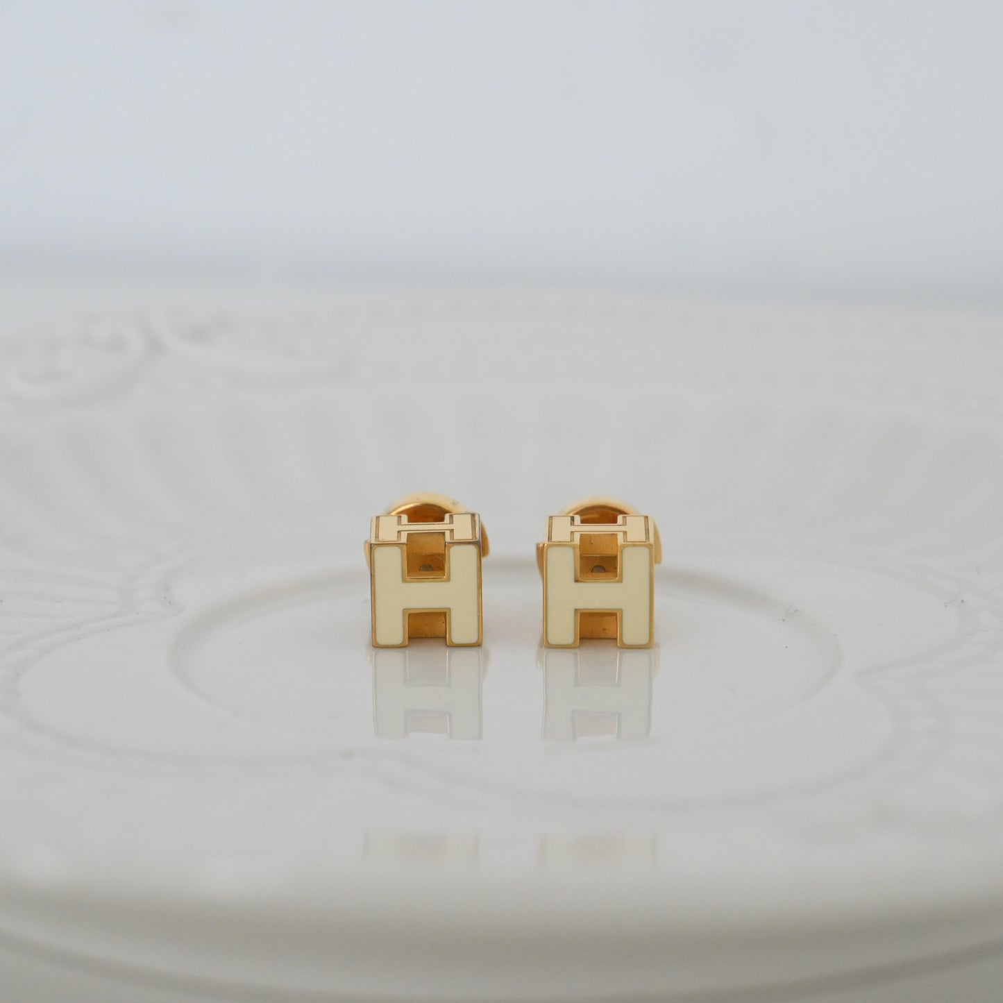 Hermes Cage d'H Golden Earrings White