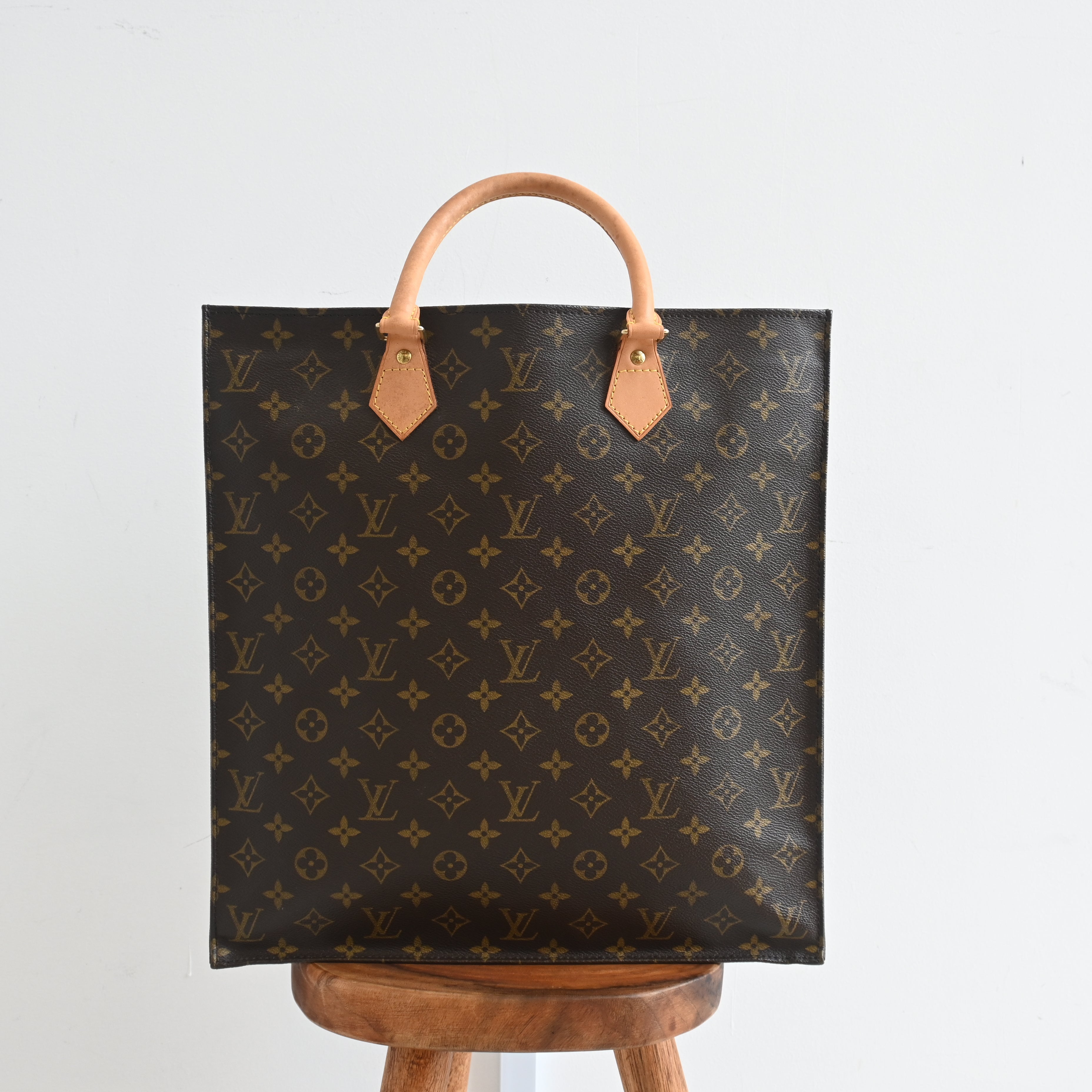 Louis Vuitton Monogram Sac Plat - Leluxe Vintage Sdn. Bhd.