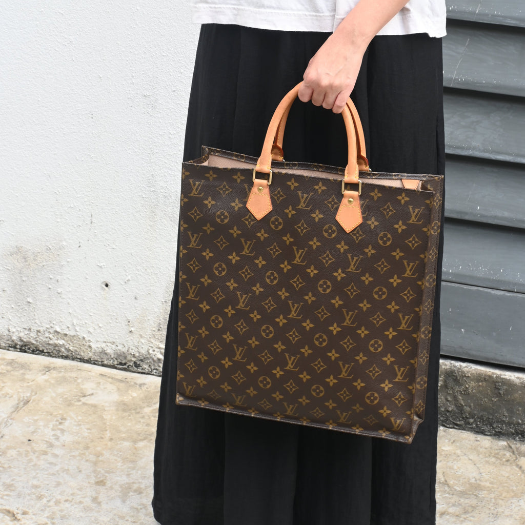 Louis Vuitton Monogram Sac Plat - Leluxe Vintage Sdn. Bhd.
