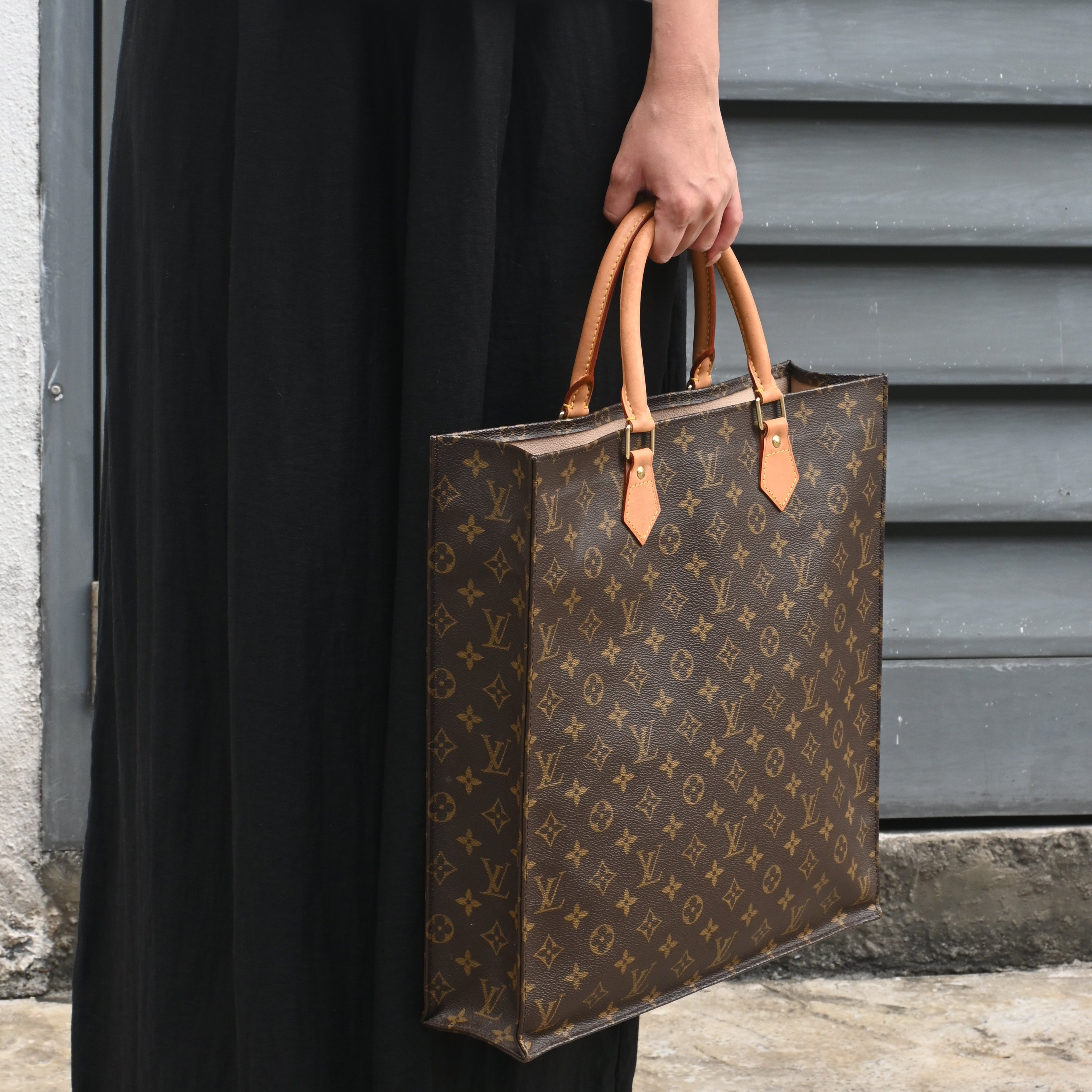 Louis Vuitton Monogram Sac Plat - Leluxe Vintage Sdn. Bhd.
