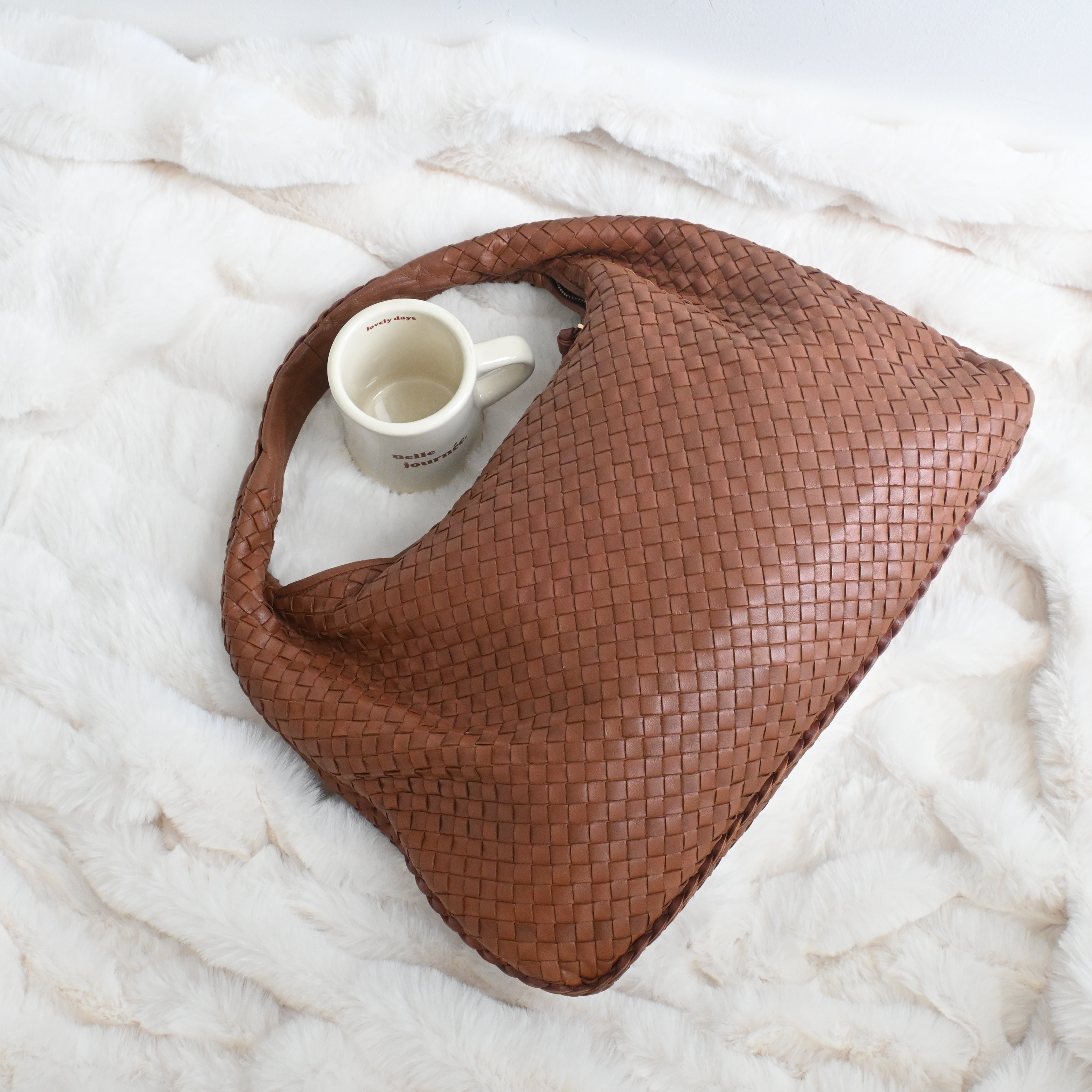 Bottega Veneta Intrecciato Hobo Bag - Leluxe Vintage Sdn. Bhd.