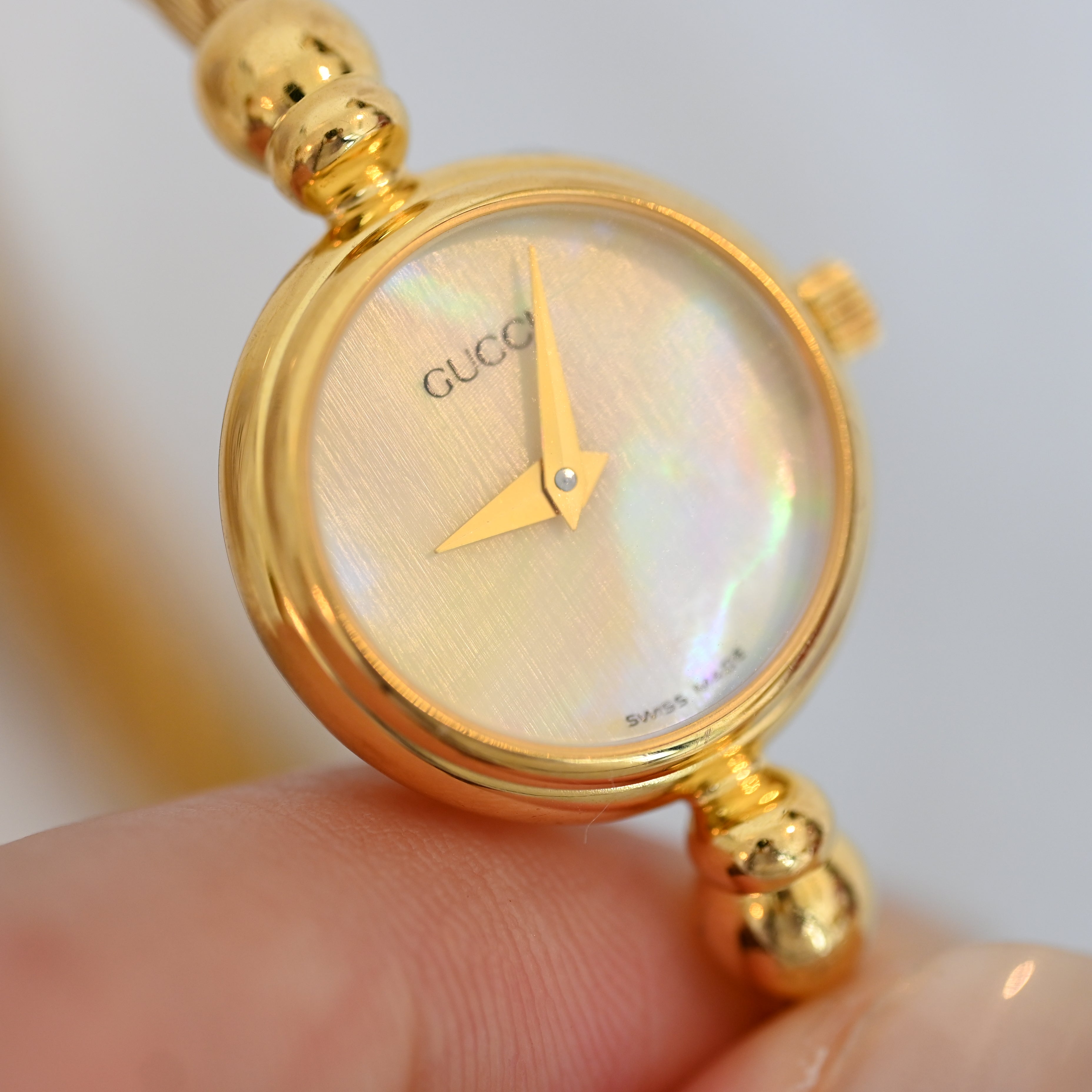 Gucci Bangle Watch 2700.2.L 0202462 - Leluxe Vintage Sdn. Bhd.