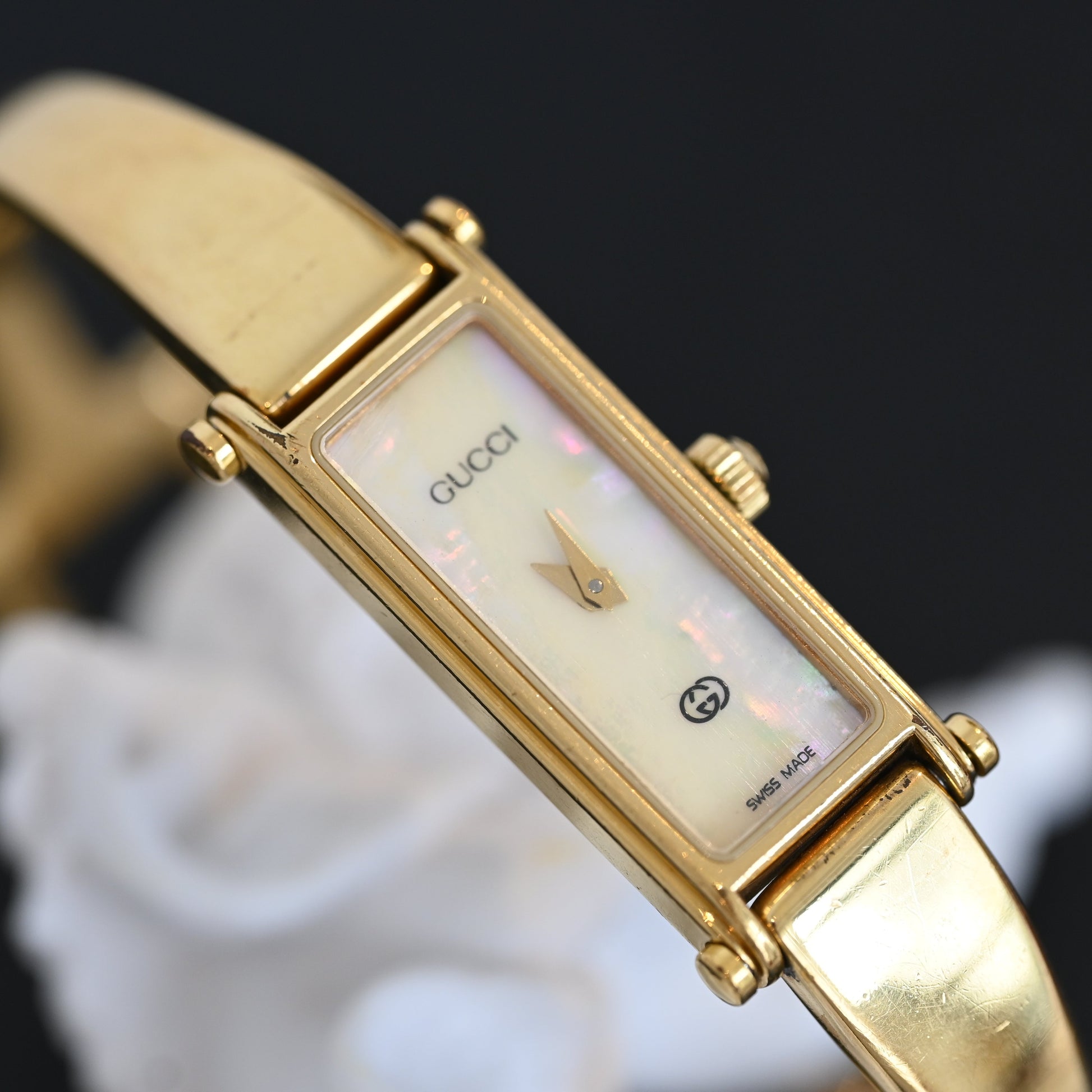 Gucci Bangle Watch 1500 - Leluxe Vintage Sdn. Bhd.