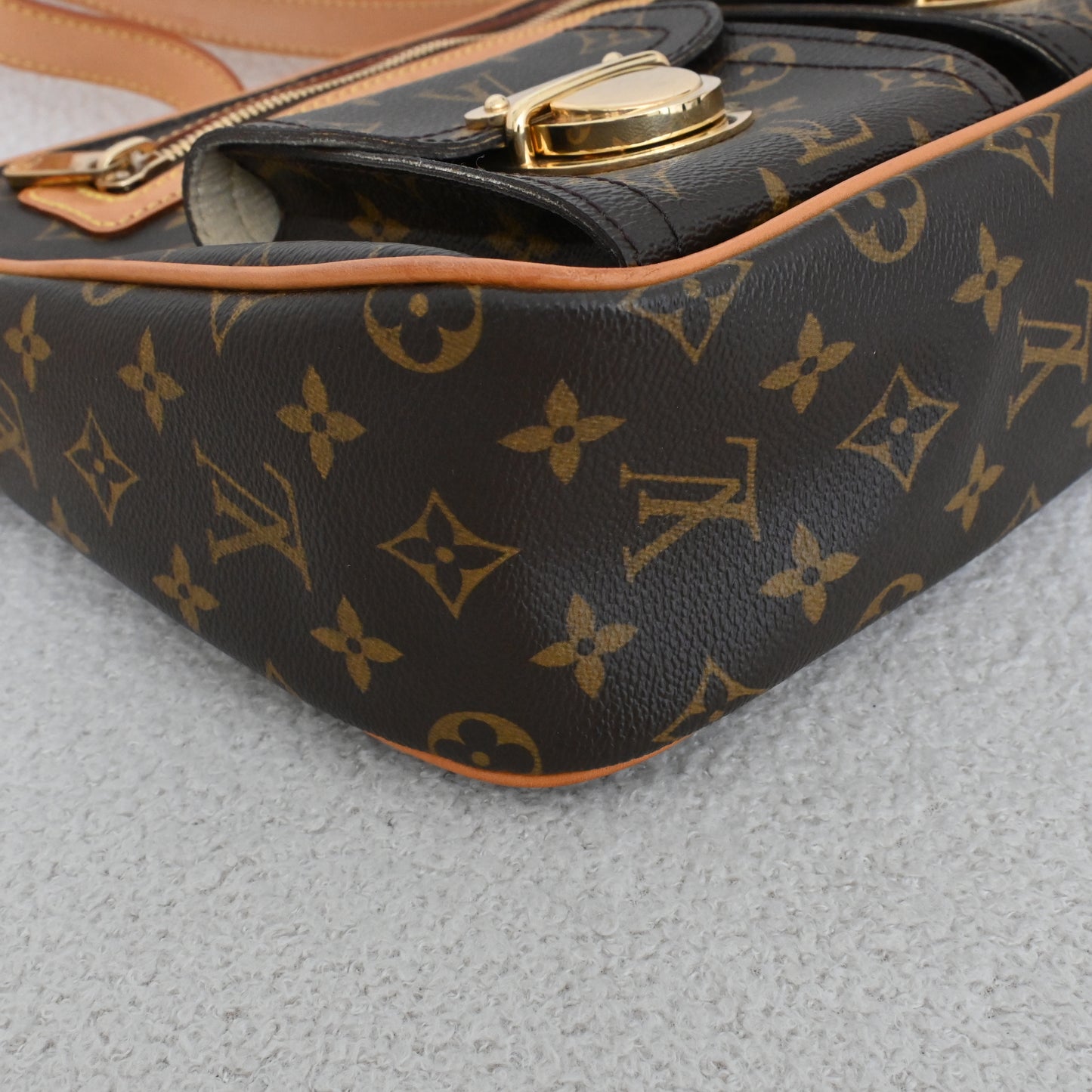 Louis Vuitton Monogram Hudson GM