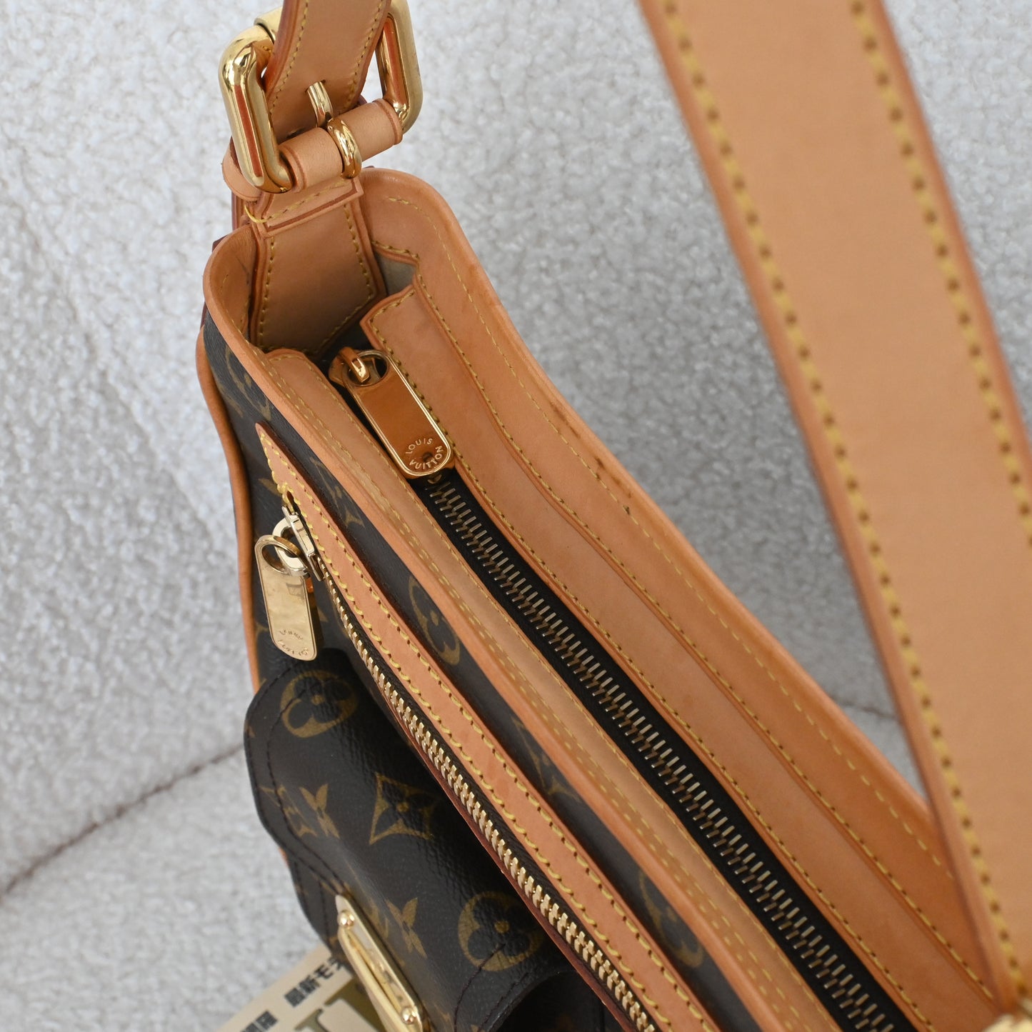 Louis Vuitton Monogram Hudson GM