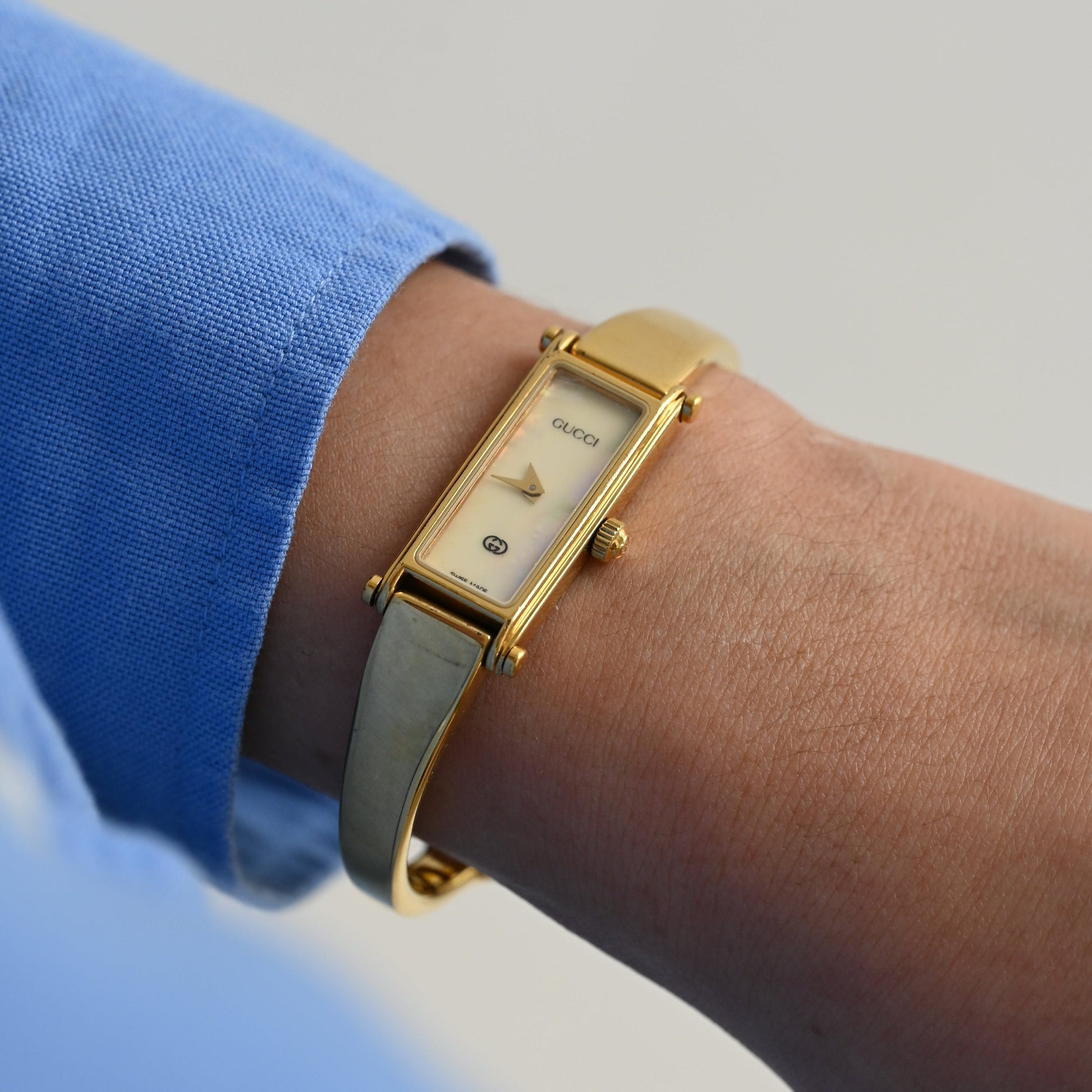 Gucci Bangle Watch 1500 - Leluxe Vintage Sdn. Bhd.