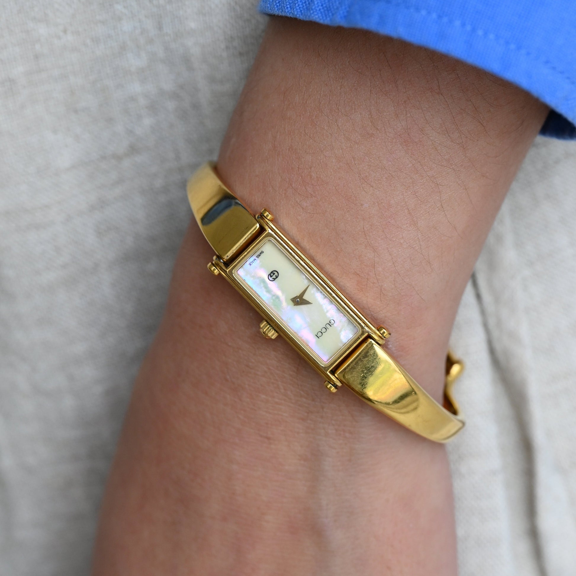 Gucci Bangle Watch 1500 - Leluxe Vintage Sdn. Bhd.
