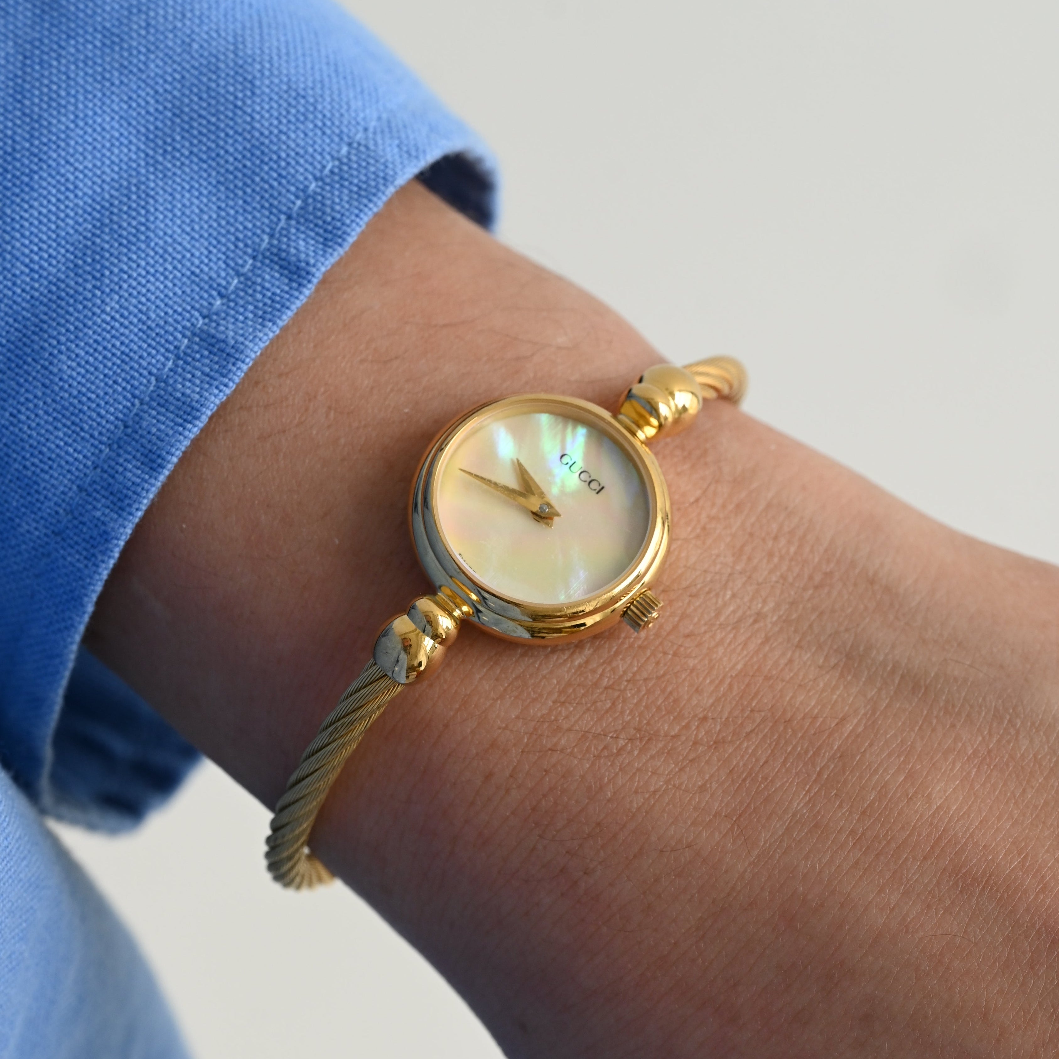Gucci Bangle Watch 2700.2.L 0202462 - Leluxe Vintage Sdn. Bhd.