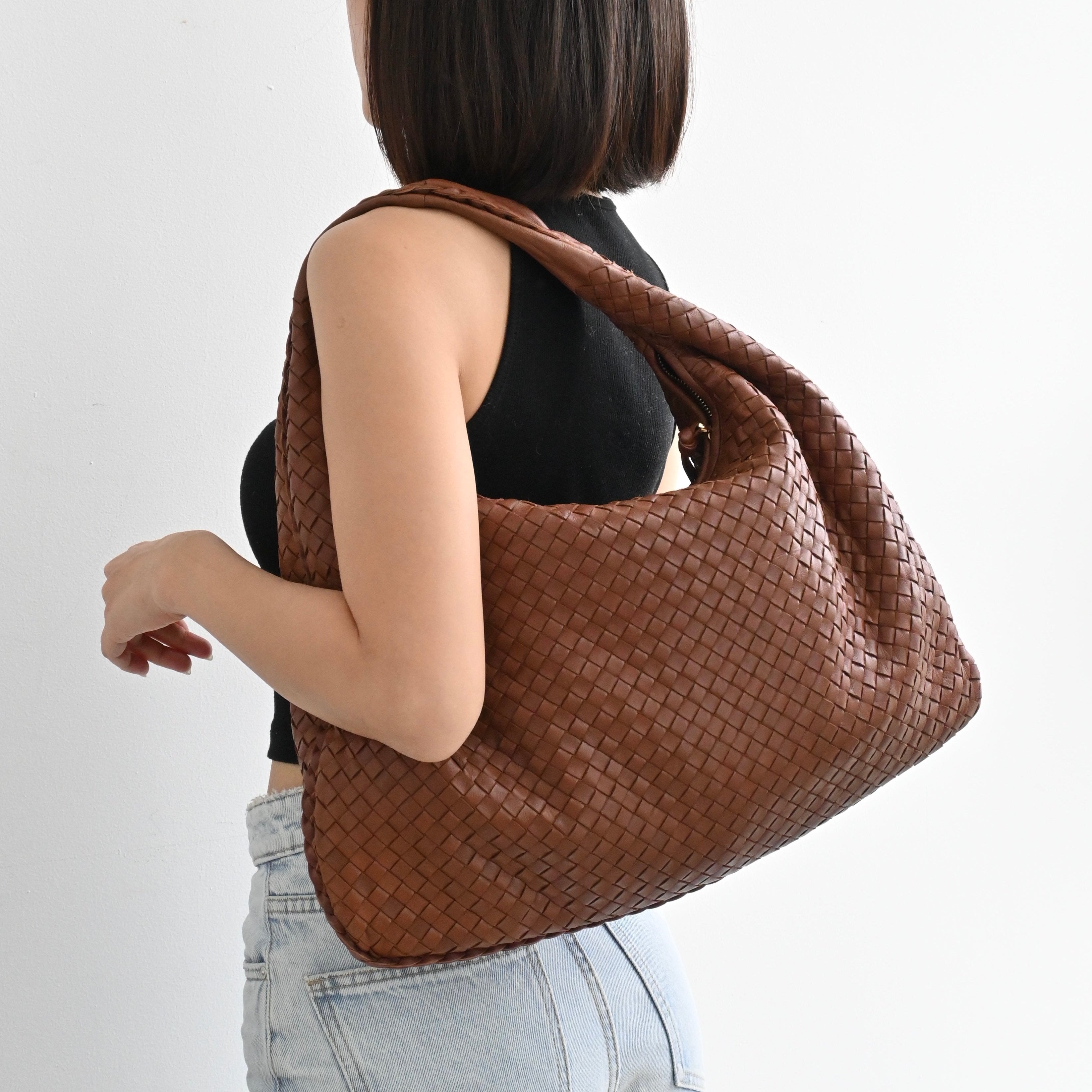 Bottega Veneta Intrecciato Hobo Bag - Leluxe Vintage Sdn. Bhd.