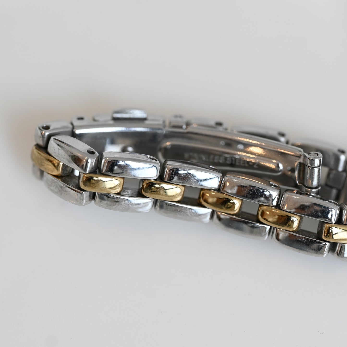 Seiko V110-0AG0 Solar Shell Dial Ladies Watch