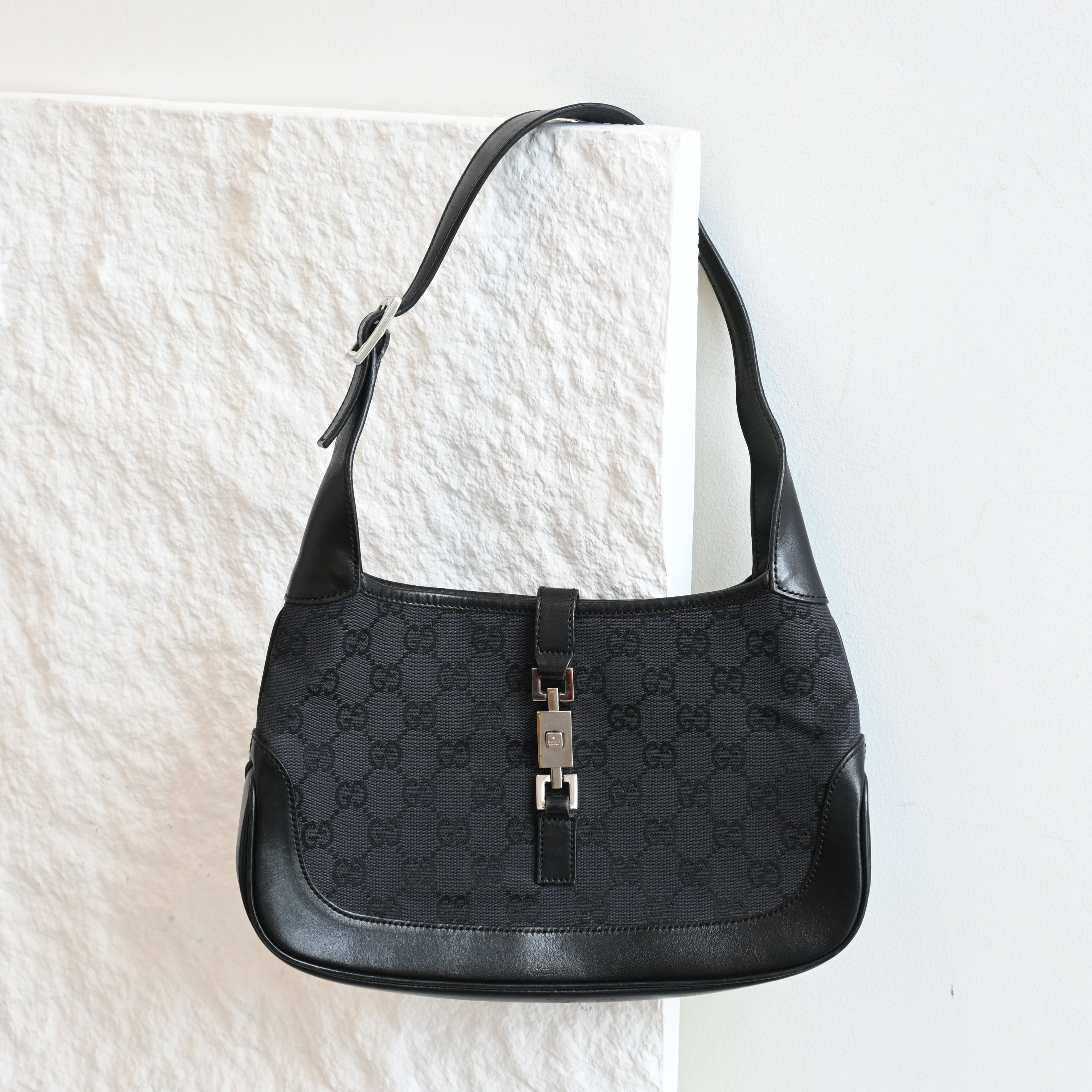 Gucci GG Canvas Small Jackie - Leluxe Vintage Sdn. Bhd.
