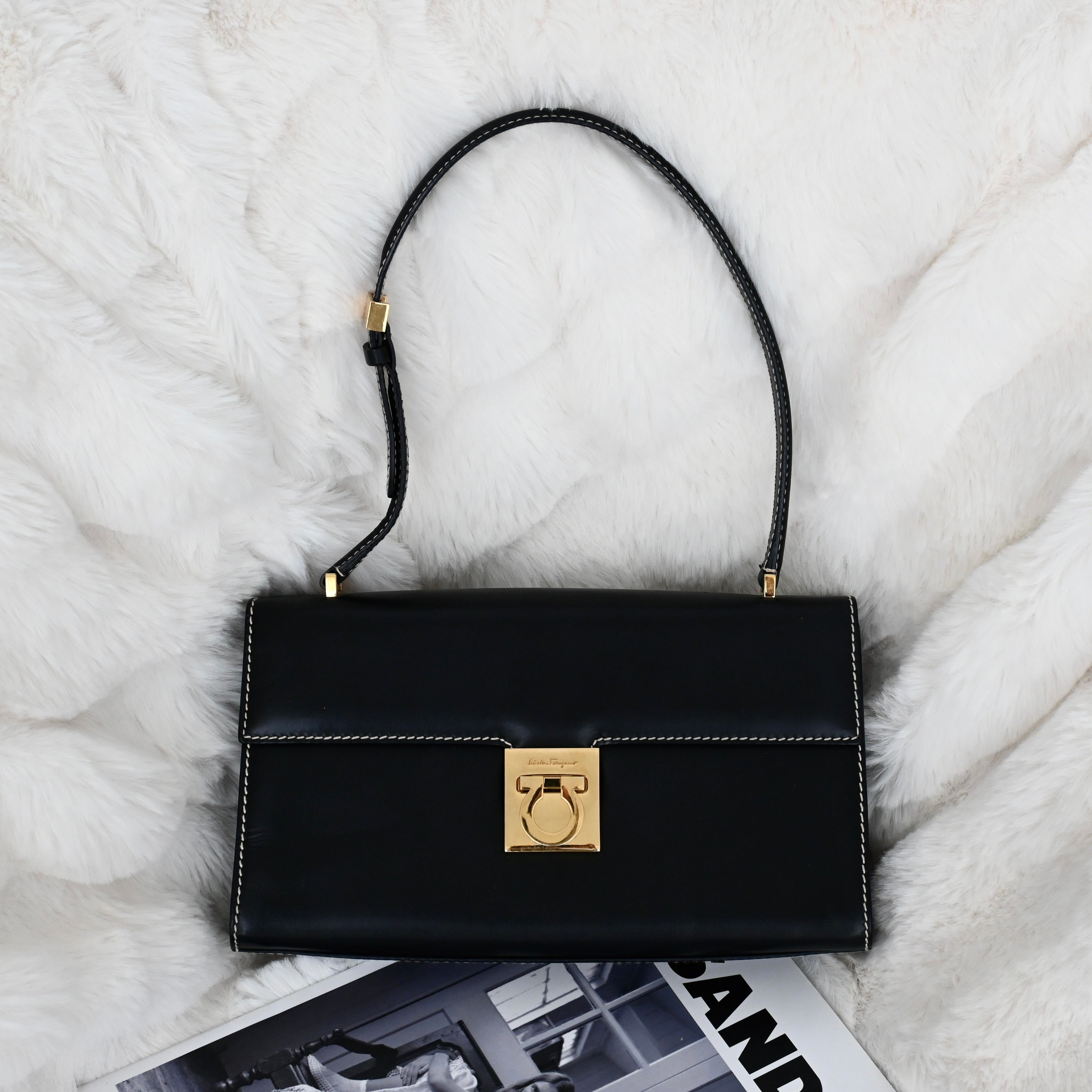 【sanzoku】Salvatore Ferragamo Salvatore Ferragamo Gancini Shoulder Bag – Leluxe Vintage Sdn. Bhd.