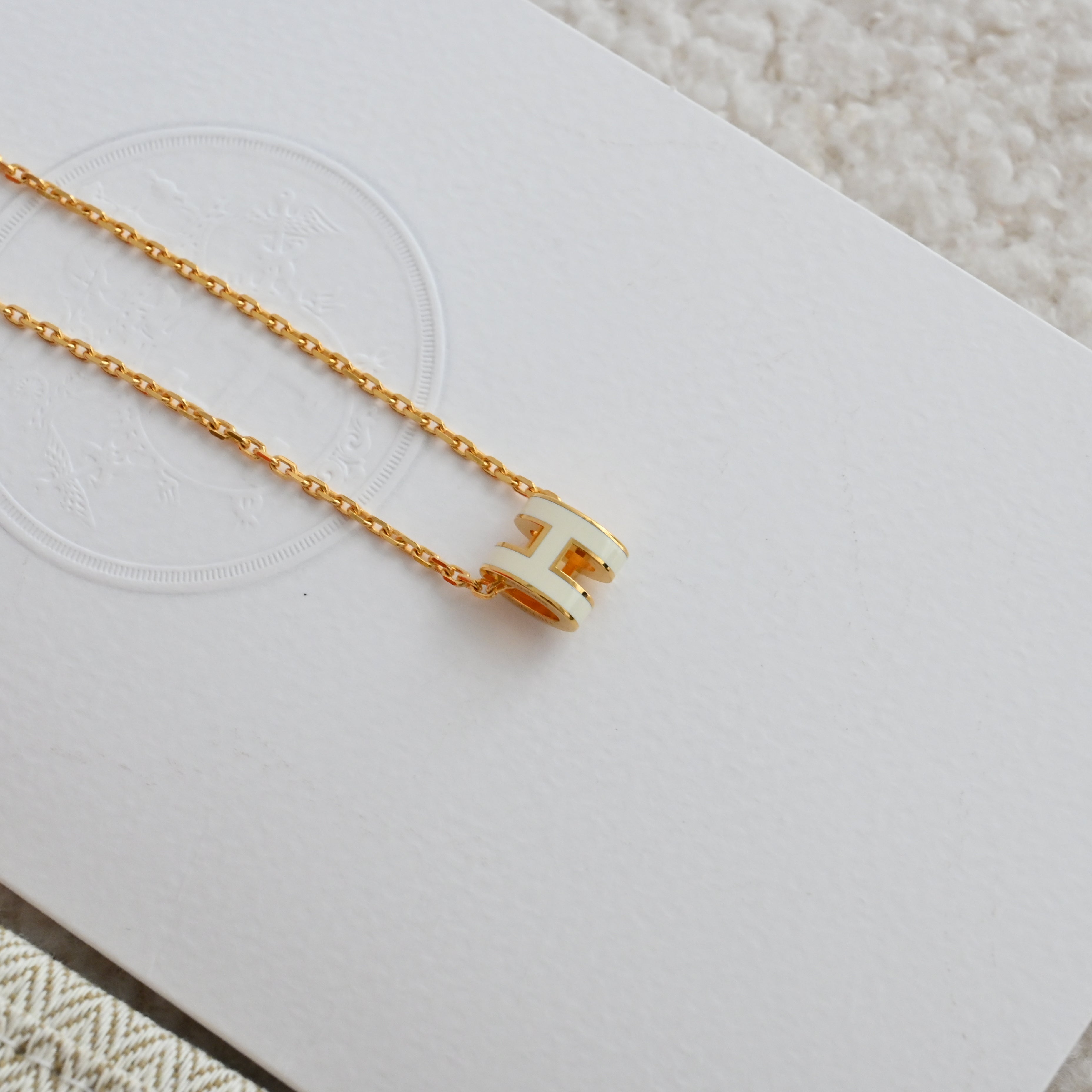 Hermes Mini Pop H Pendant – Leluxe Vintage Sdn. Bhd.