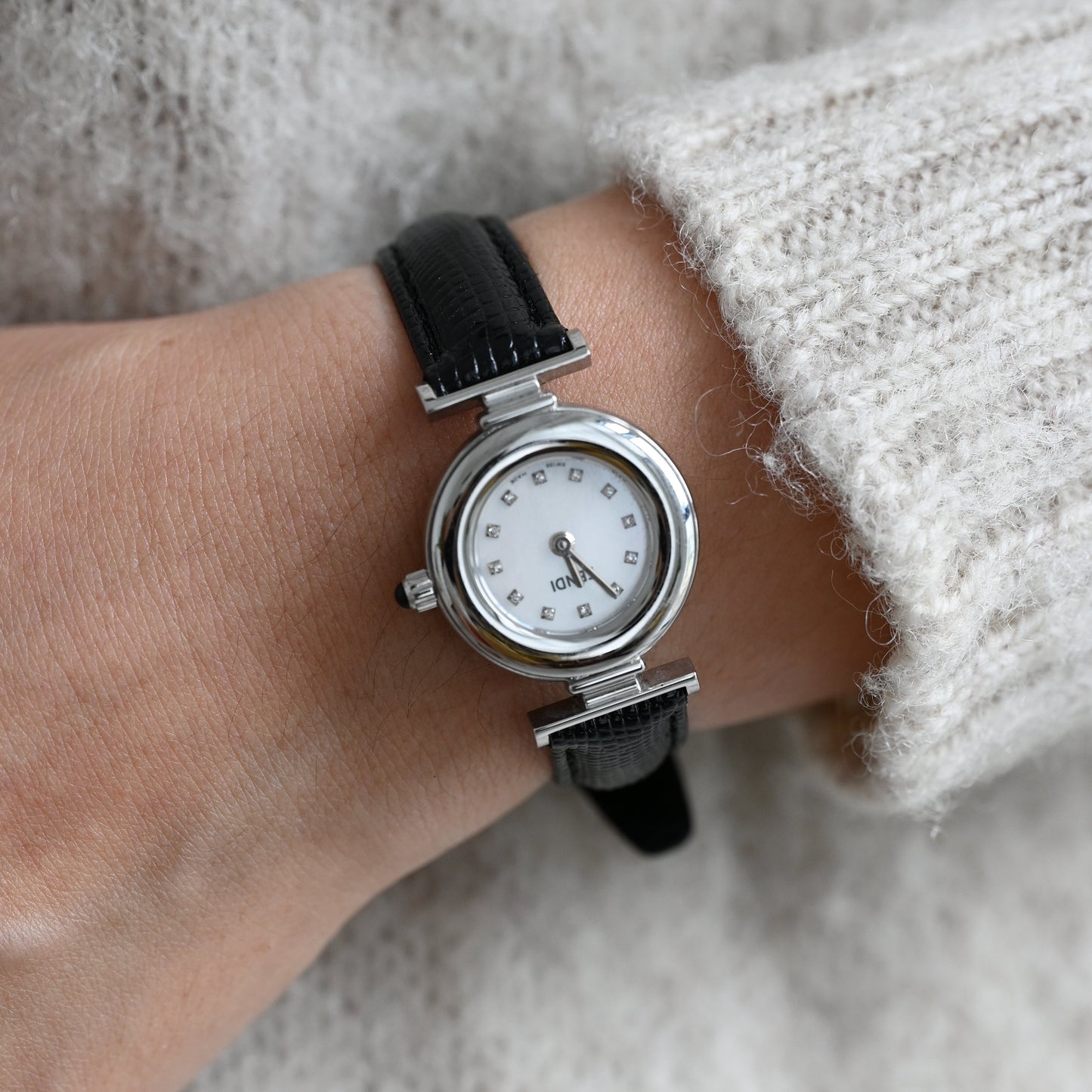 Fendi 320L White Dial Watch - Leluxe Vintage Sdn. Bhd.