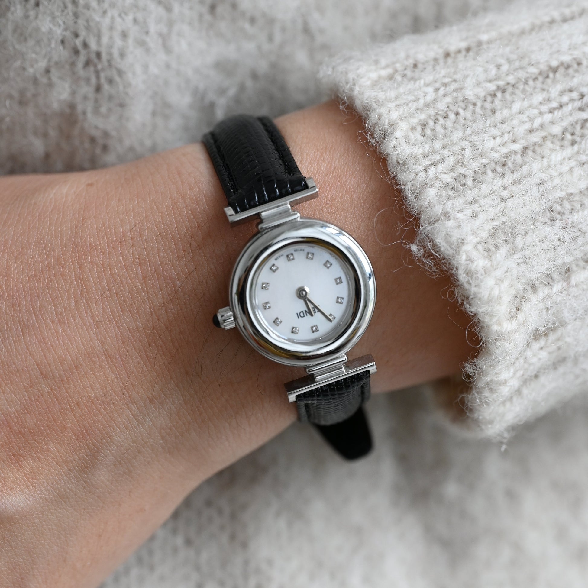 Fendi 320L White Dial Watch - Leluxe Vintage Sdn. Bhd.