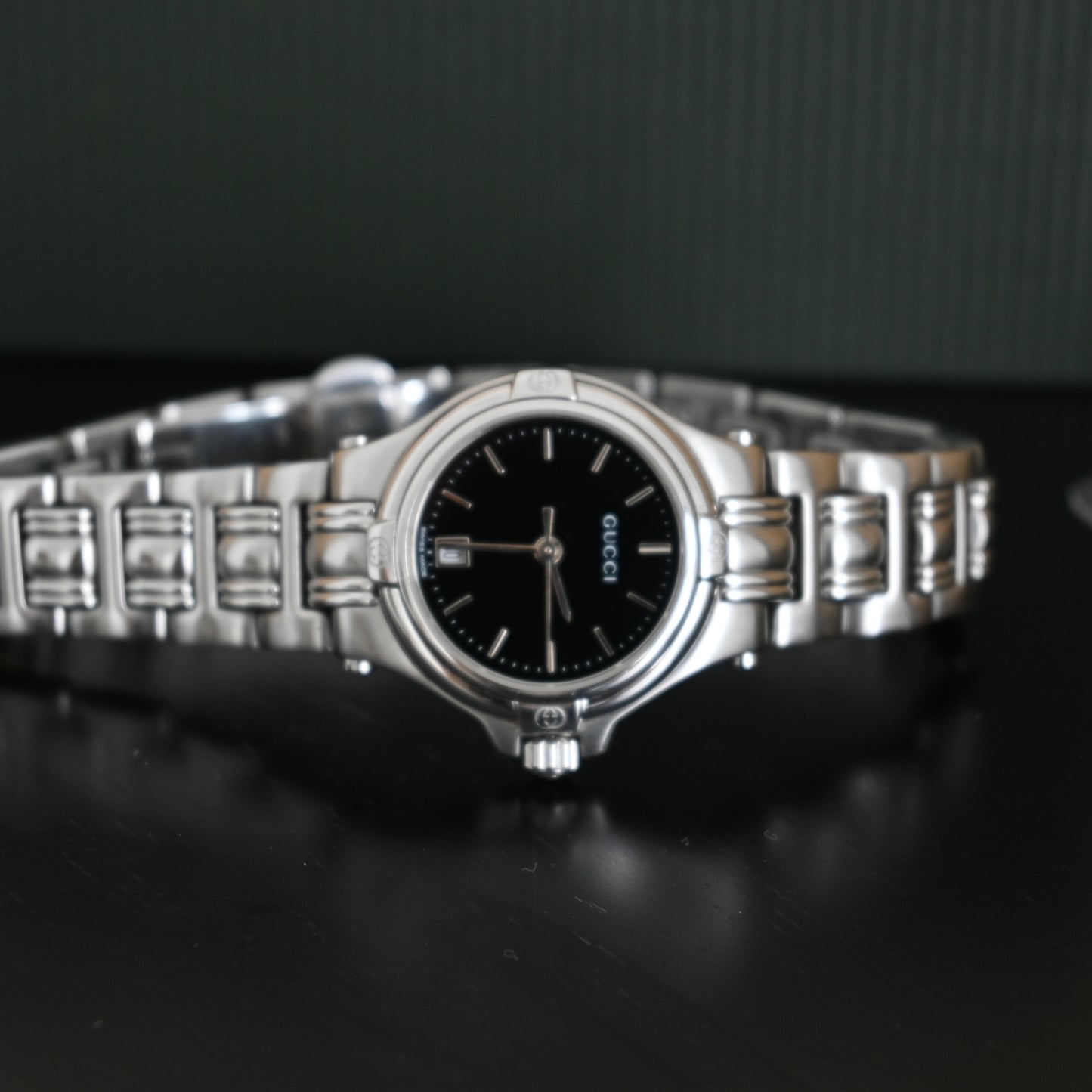 Gucci 9040L Date Round Watch