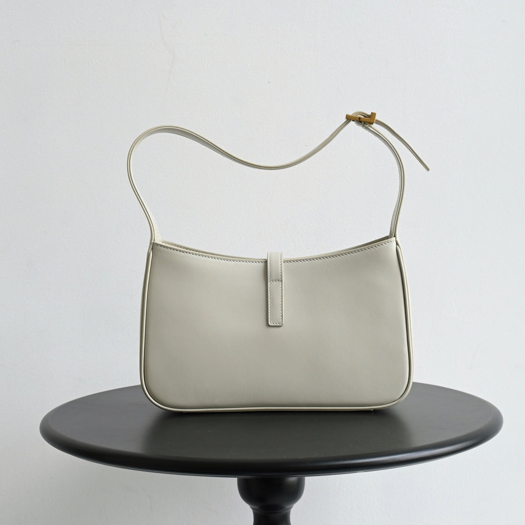 YSL Le  5 A 7 Shoulder Bag
