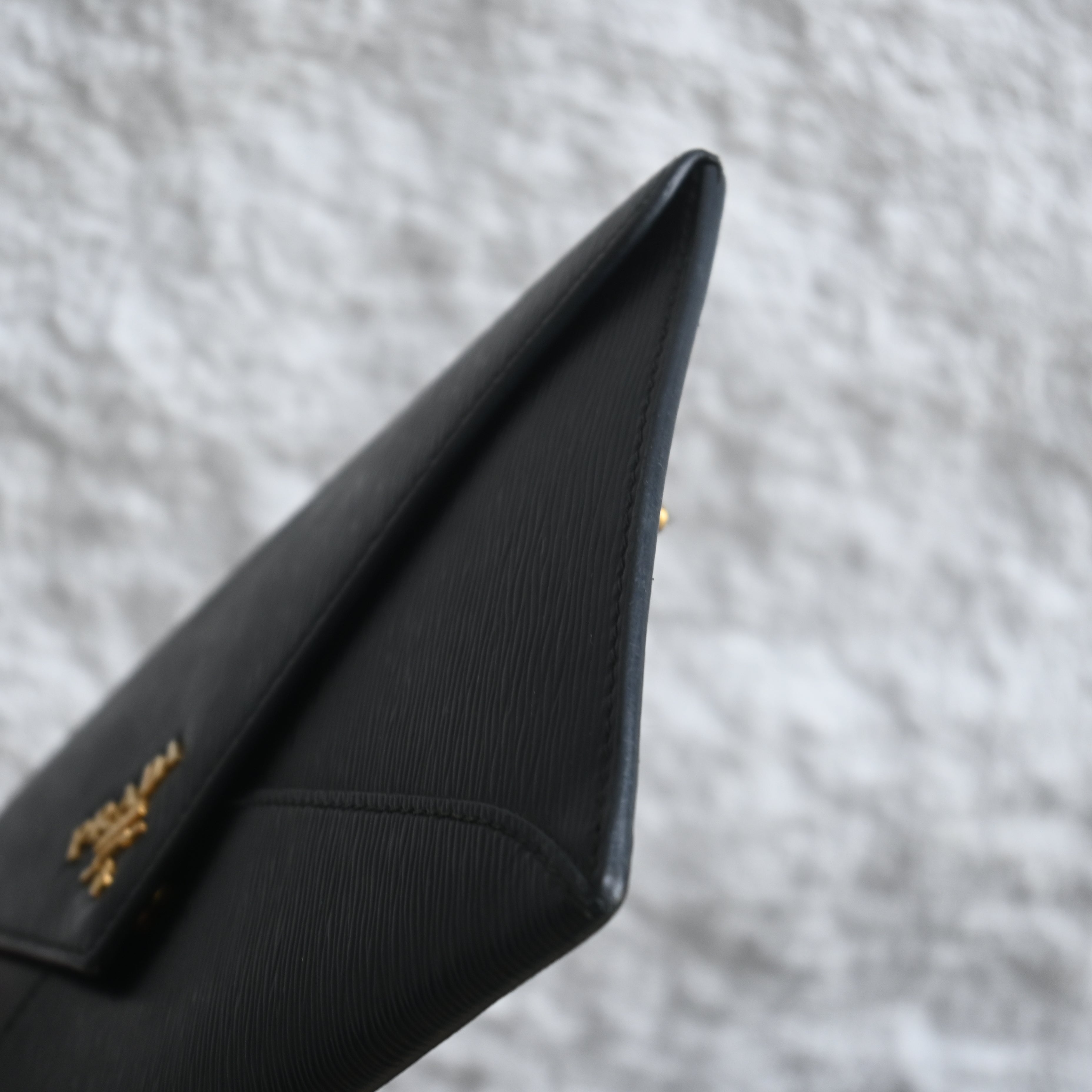 Prada Vitello Move Envelope Wallet 1MF175 - Leluxe Vintage Sdn. Bhd.