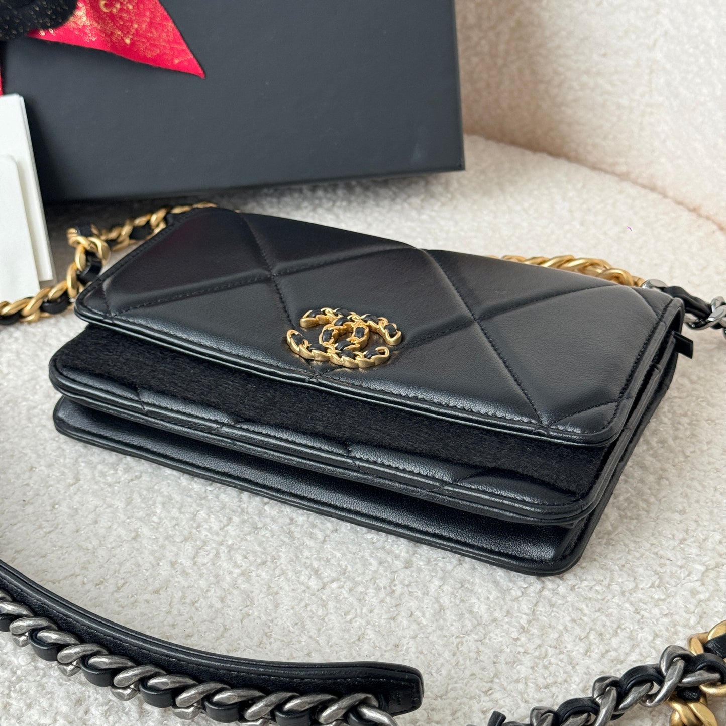 Chanel 19 Quilted Wallet On Chain WOC