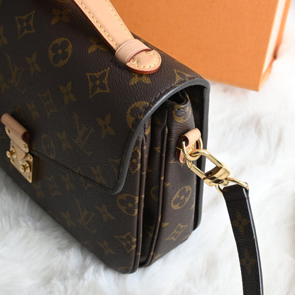 Louis Vuitton Pochette Métis Monogram