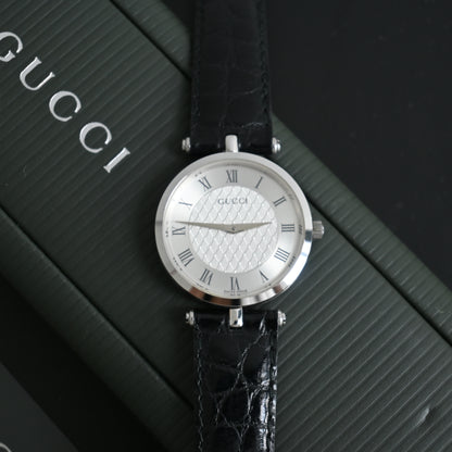 Gucci 2040M Round Face Watch