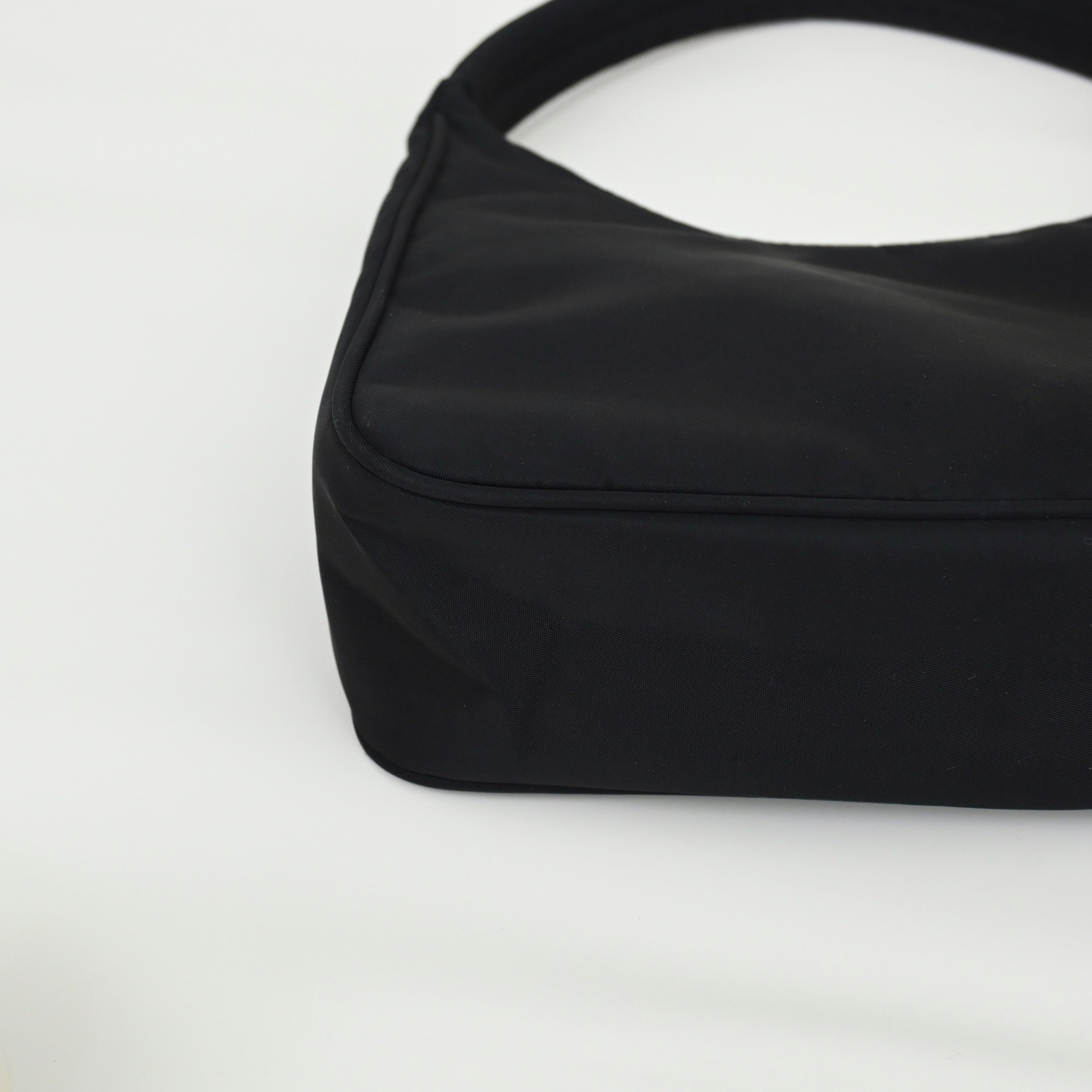 Prada Tessuto Nylon Hobo – Leluxe Vintage Sdn. Bhd.