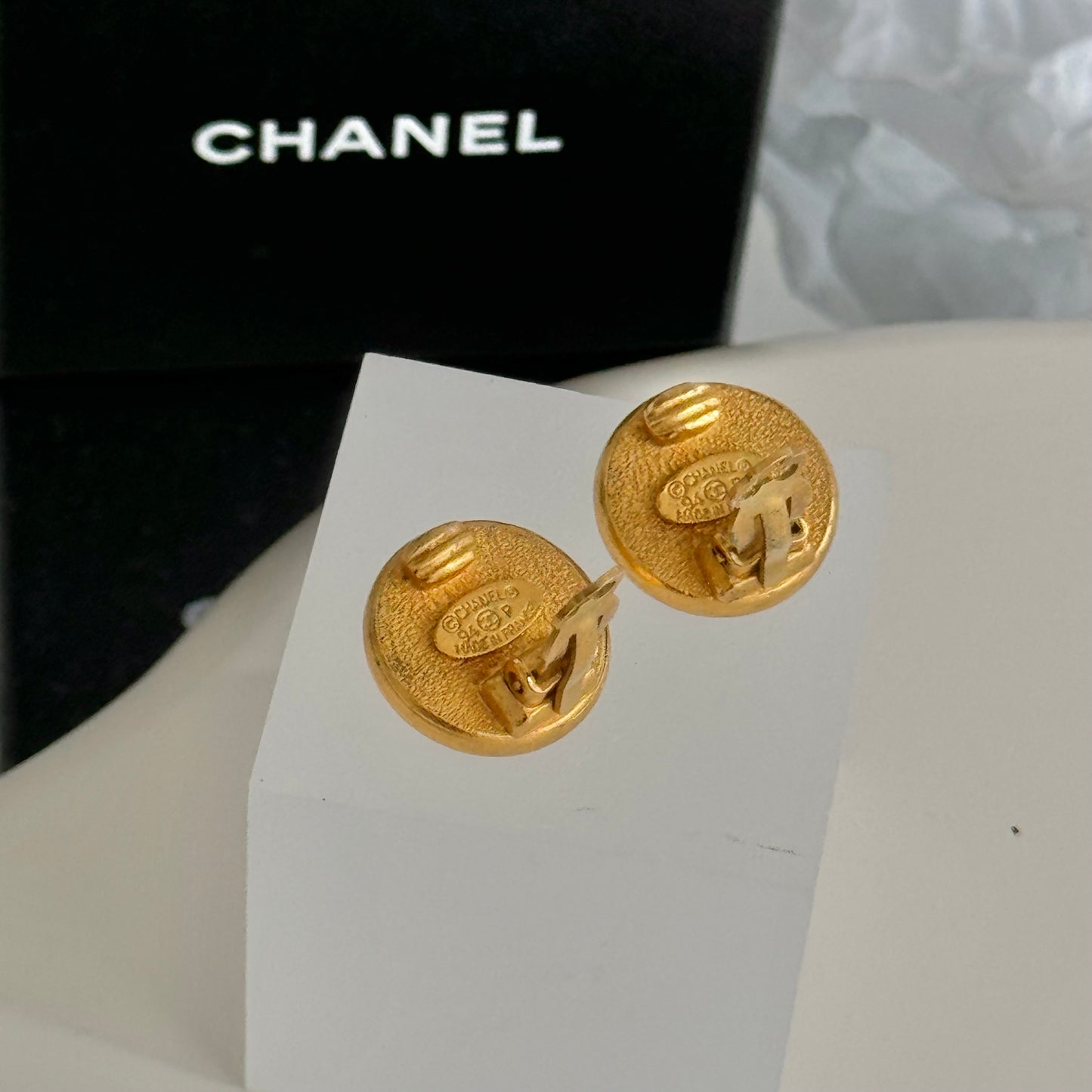 Chanel 24k gold with pearl Earclip