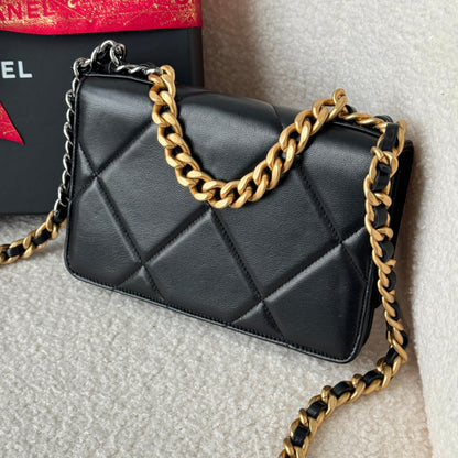 Chanel 19 Quilted Wallet On Chain WOC