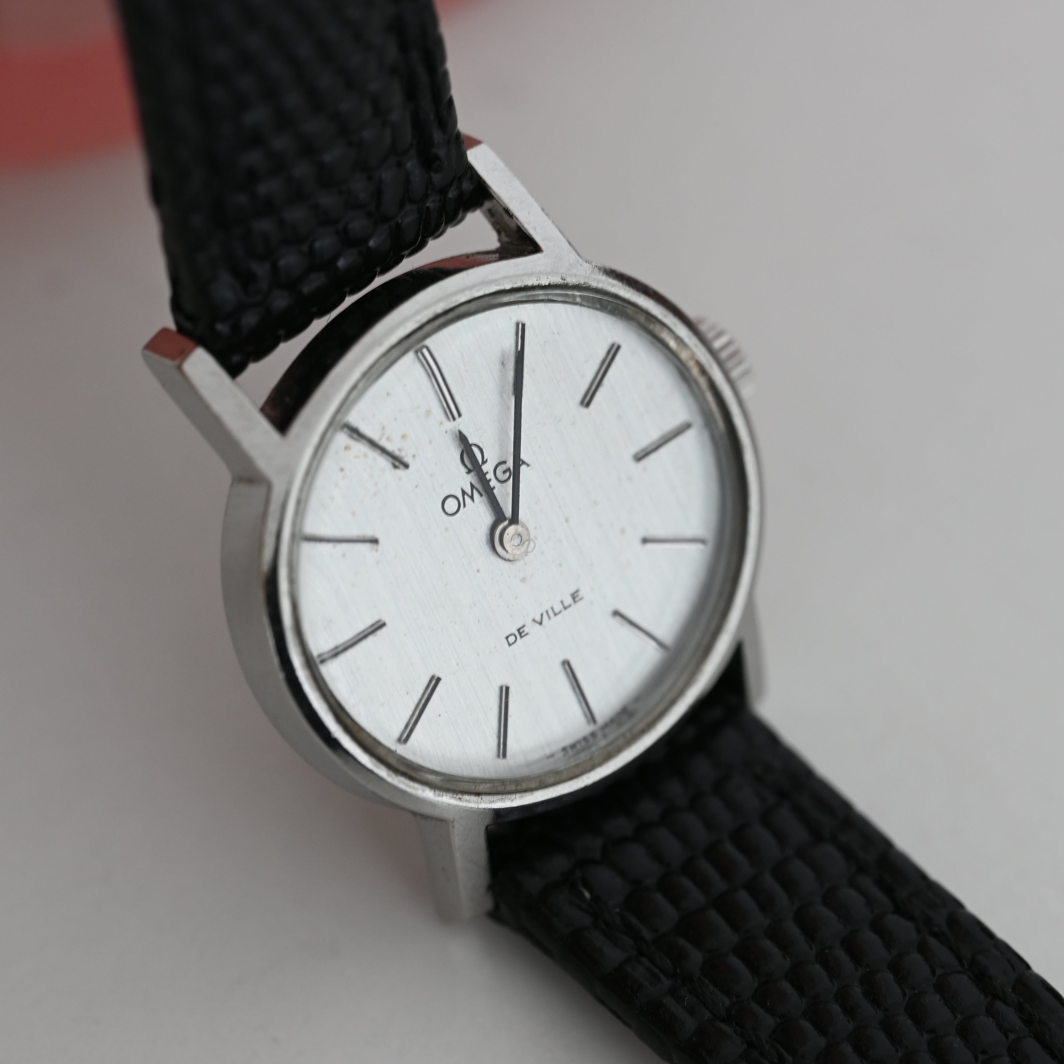 Omega De Ville Oval Watch ref. 511.0508 – Leluxe Vintage Sdn. Bhd.