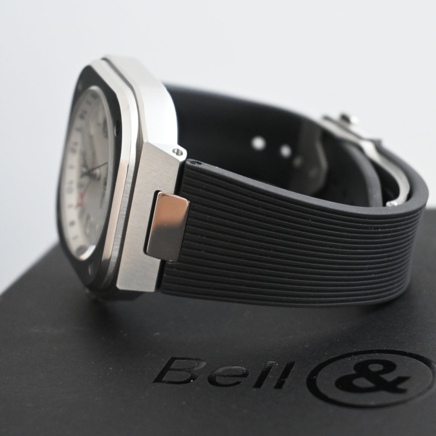 Bell & Rose BR 05 GMT AUTO