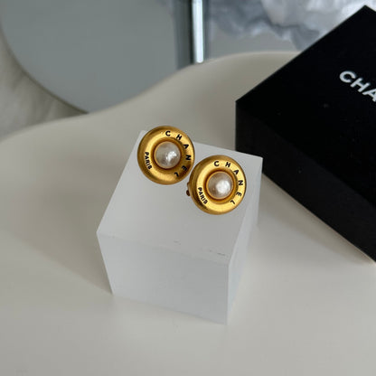 Chanel 24k gold with pearl Earclip - Leluxe Vintage Sdn. Bhd.