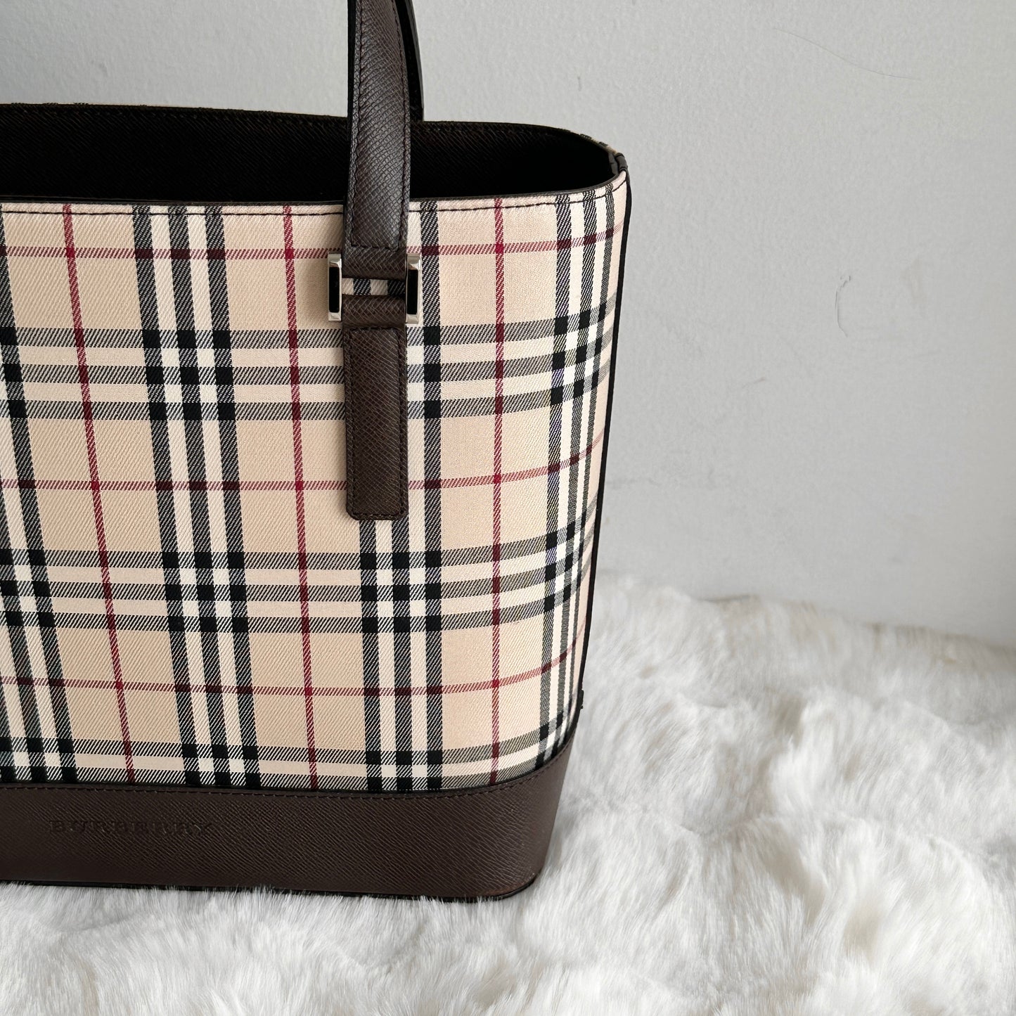 Burberry Nova Check Tote in beige