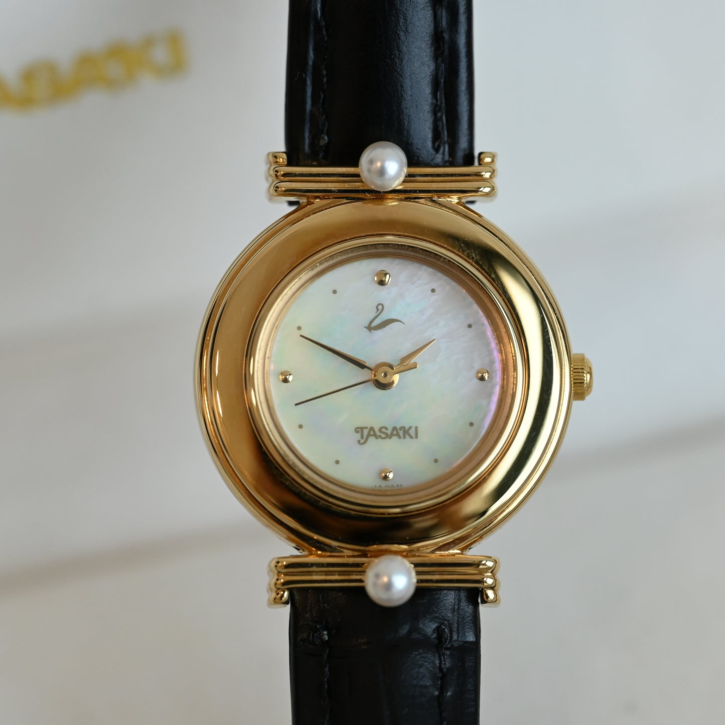 Tasaki V811-2850 MOP Watch