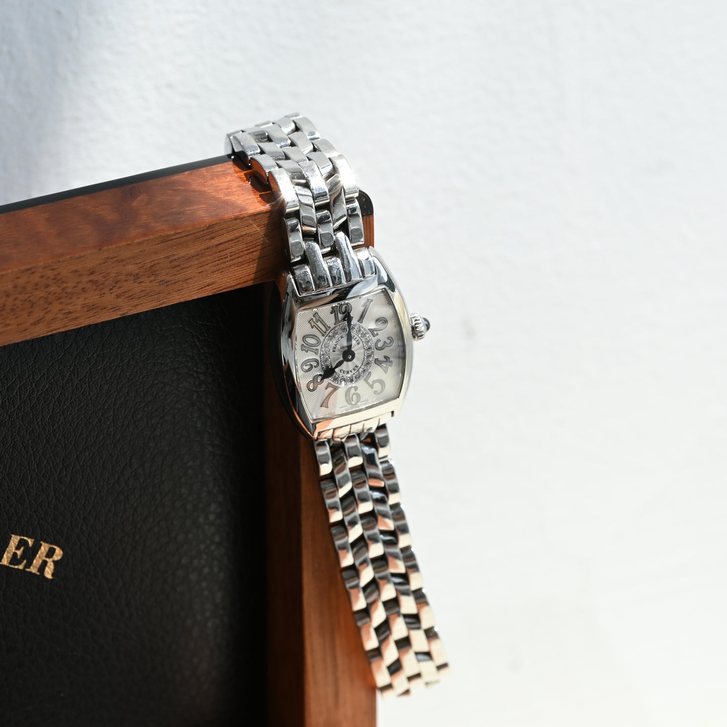 Franck Muller Tonneau Curvex Intermediate Reliefs 2252QZRELCD1R